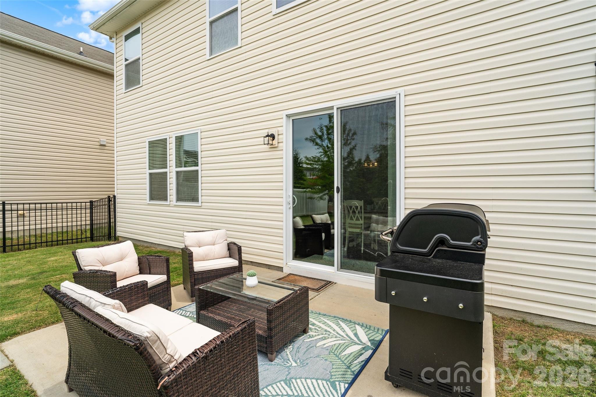 1401 Kings Grove Drive — York