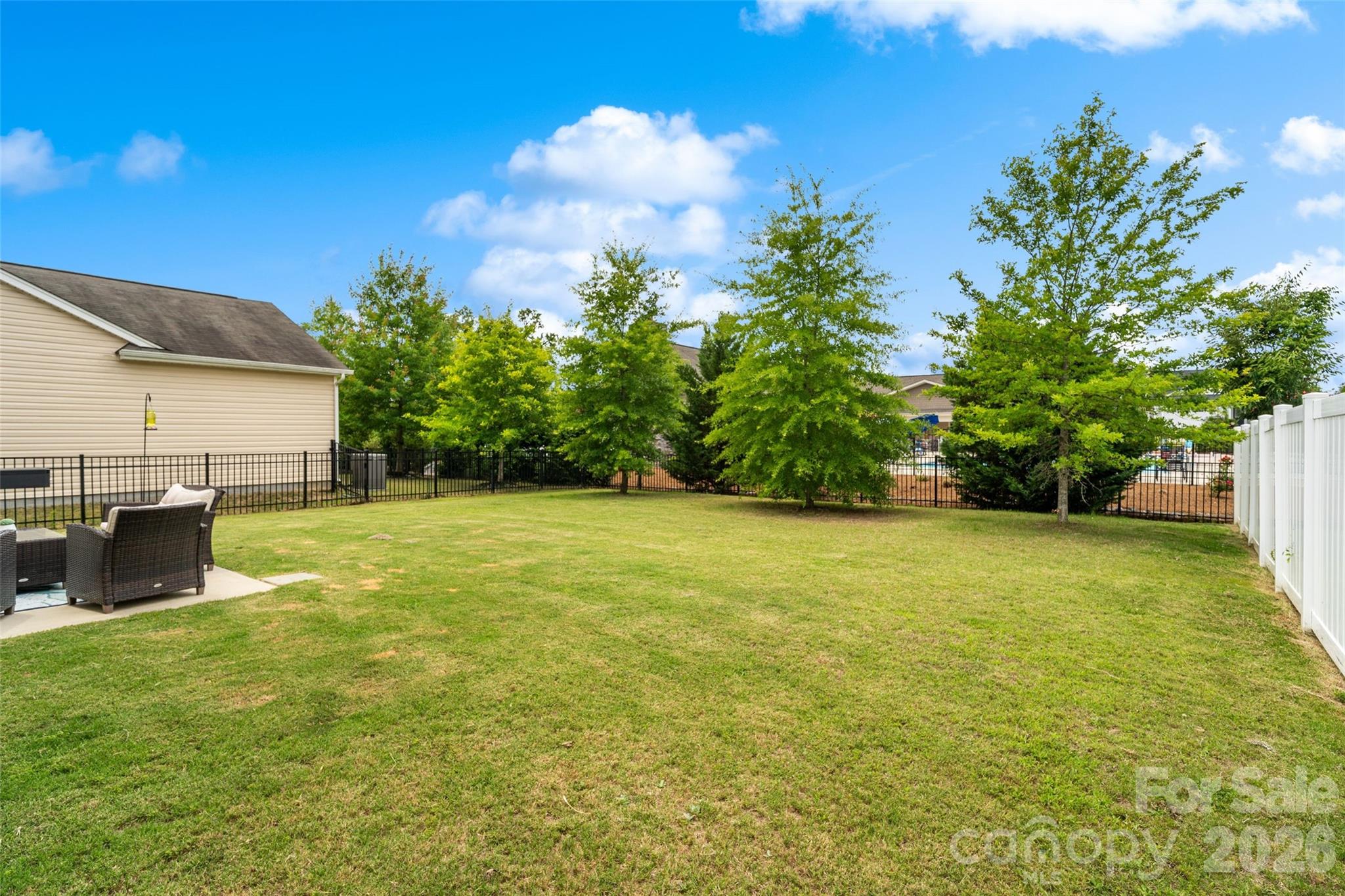 1401 Kings Grove Drive — York