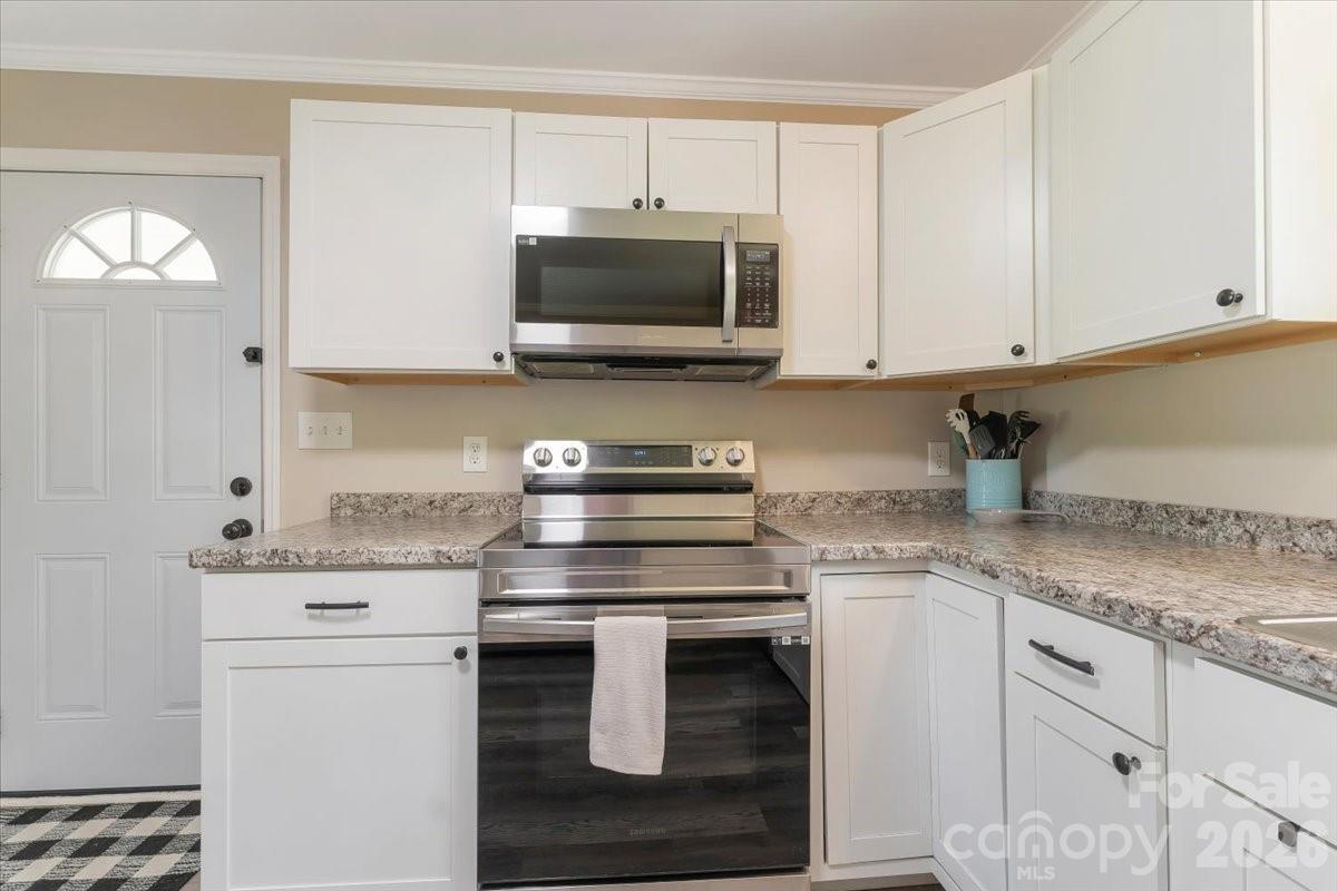 2294 Country Club Drive — Lancaster
