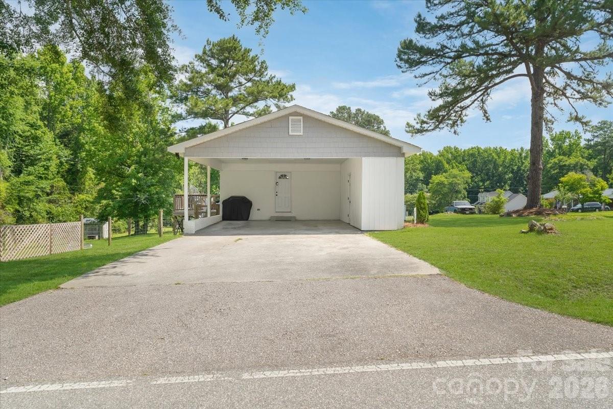 2294 Country Club Drive — Lancaster