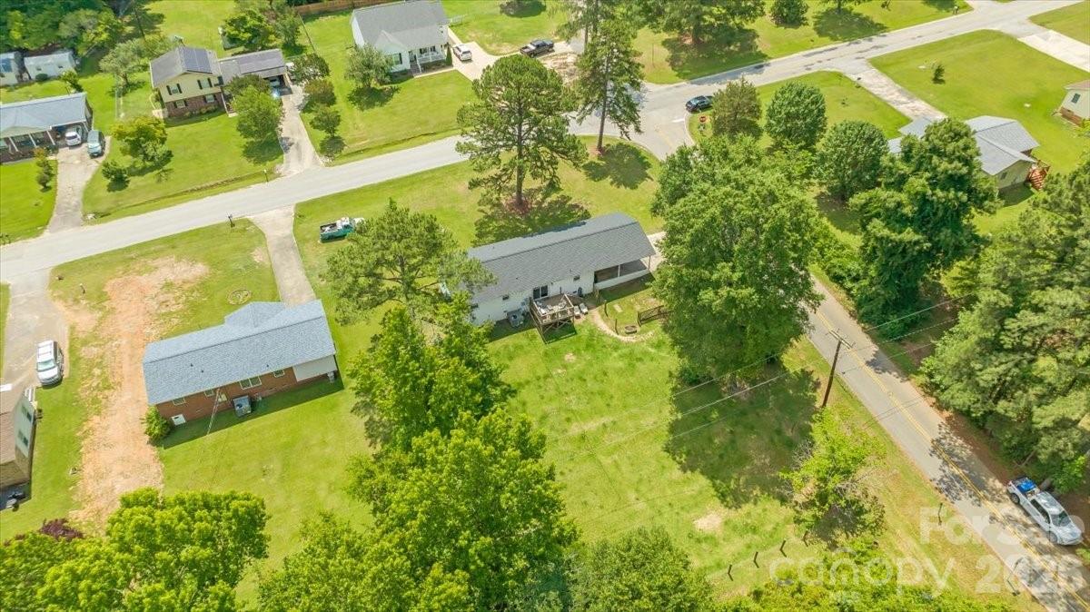 2294 Country Club Drive — Lancaster