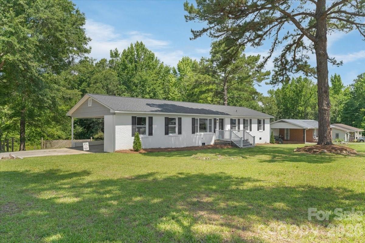 2294 Country Club Drive — Lancaster