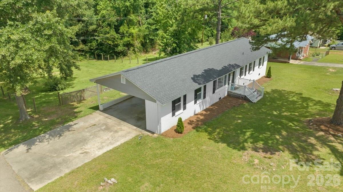 2294 Country Club Drive — Lancaster