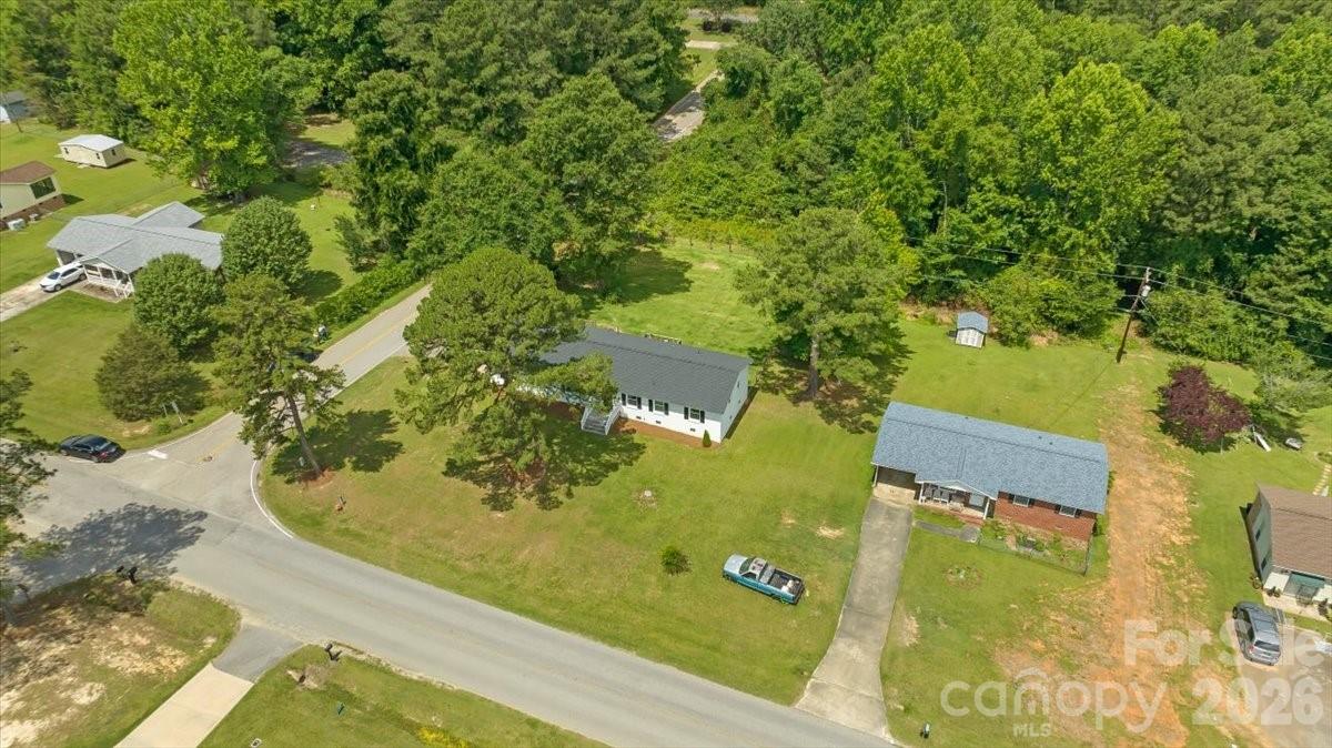2294 Country Club Drive — Lancaster