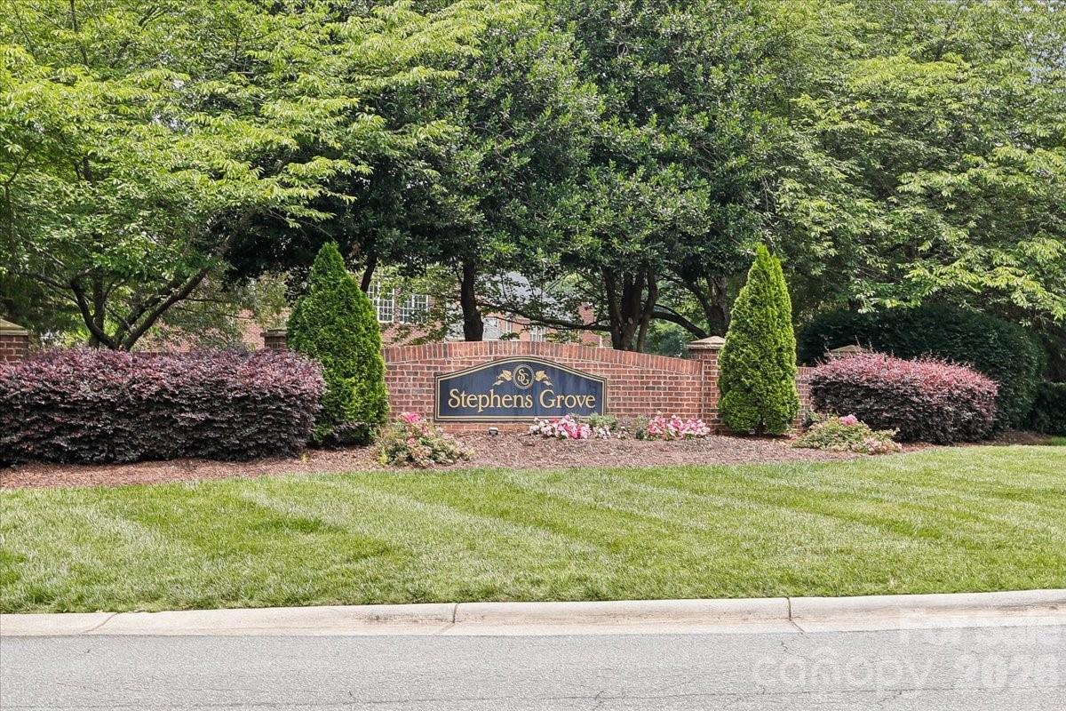 6318 Stephens Grove Lane — Huntersville