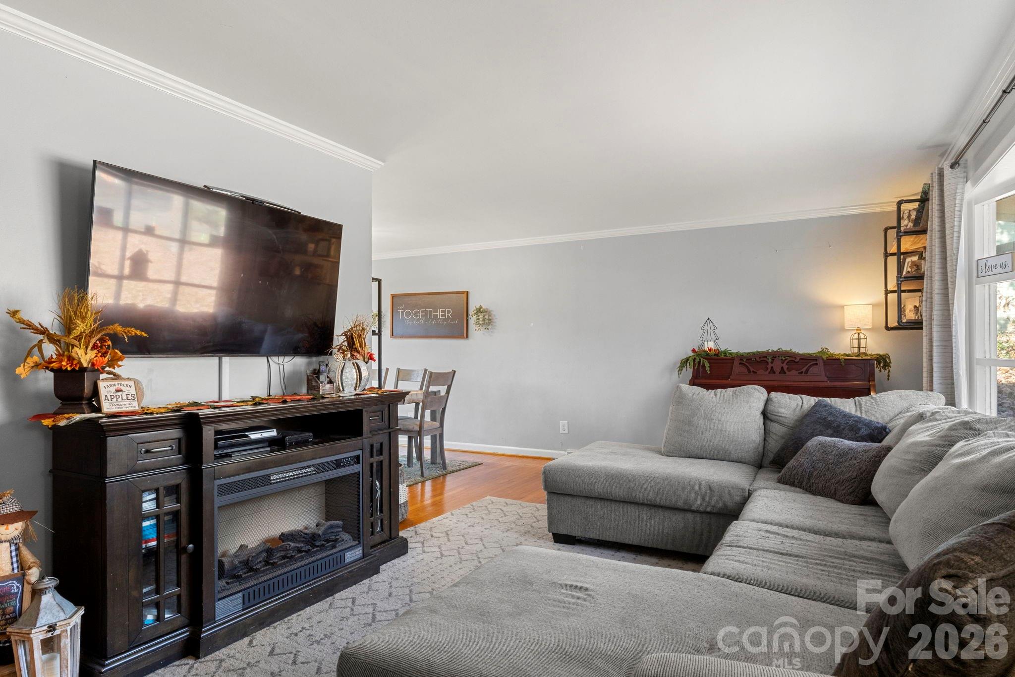 912 Parkwood Road — Shelby