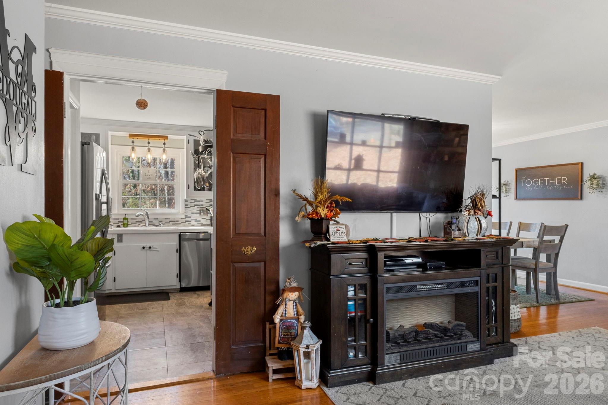 912 Parkwood Road — Shelby