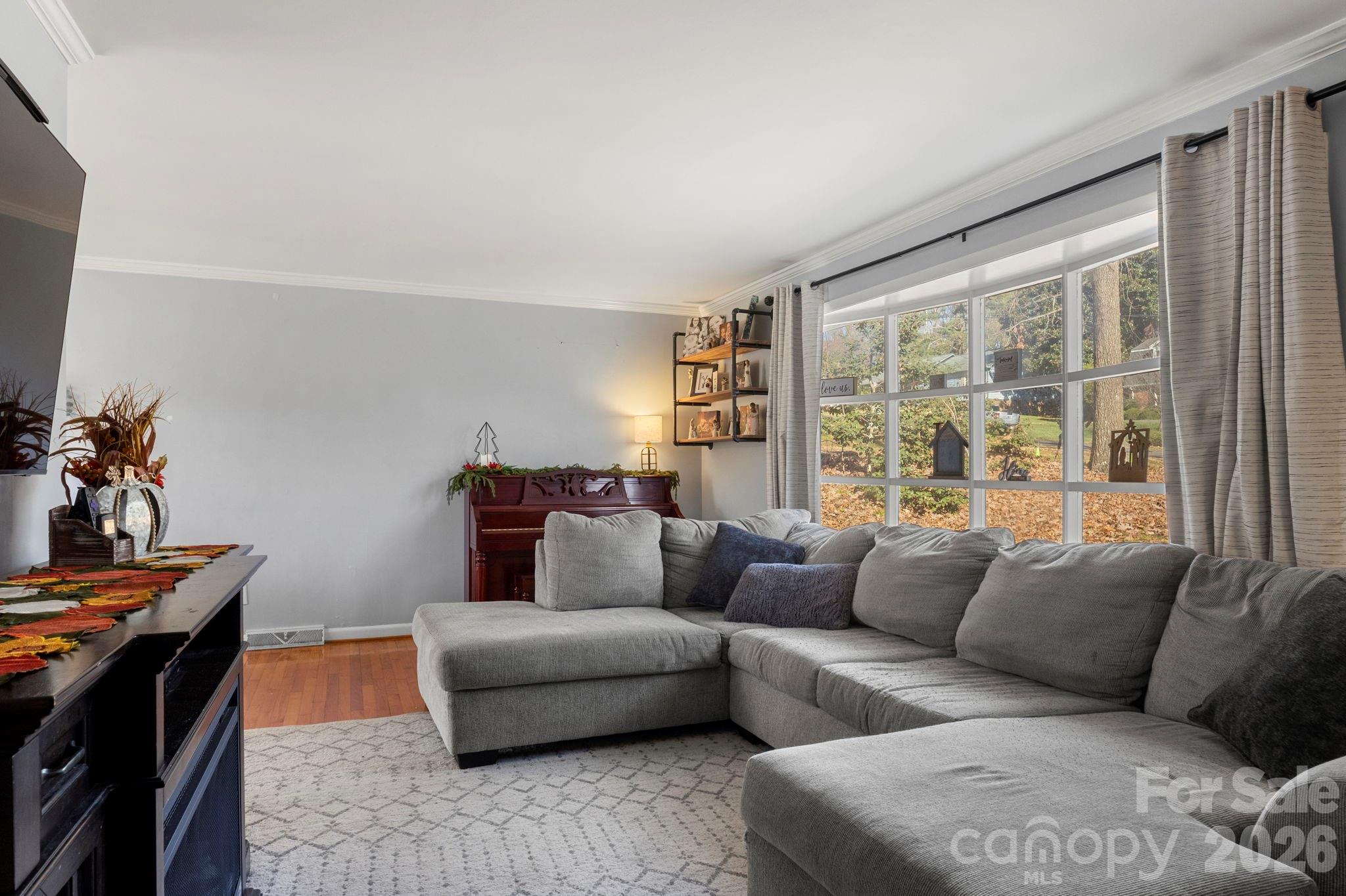 912 Parkwood Road — Shelby
