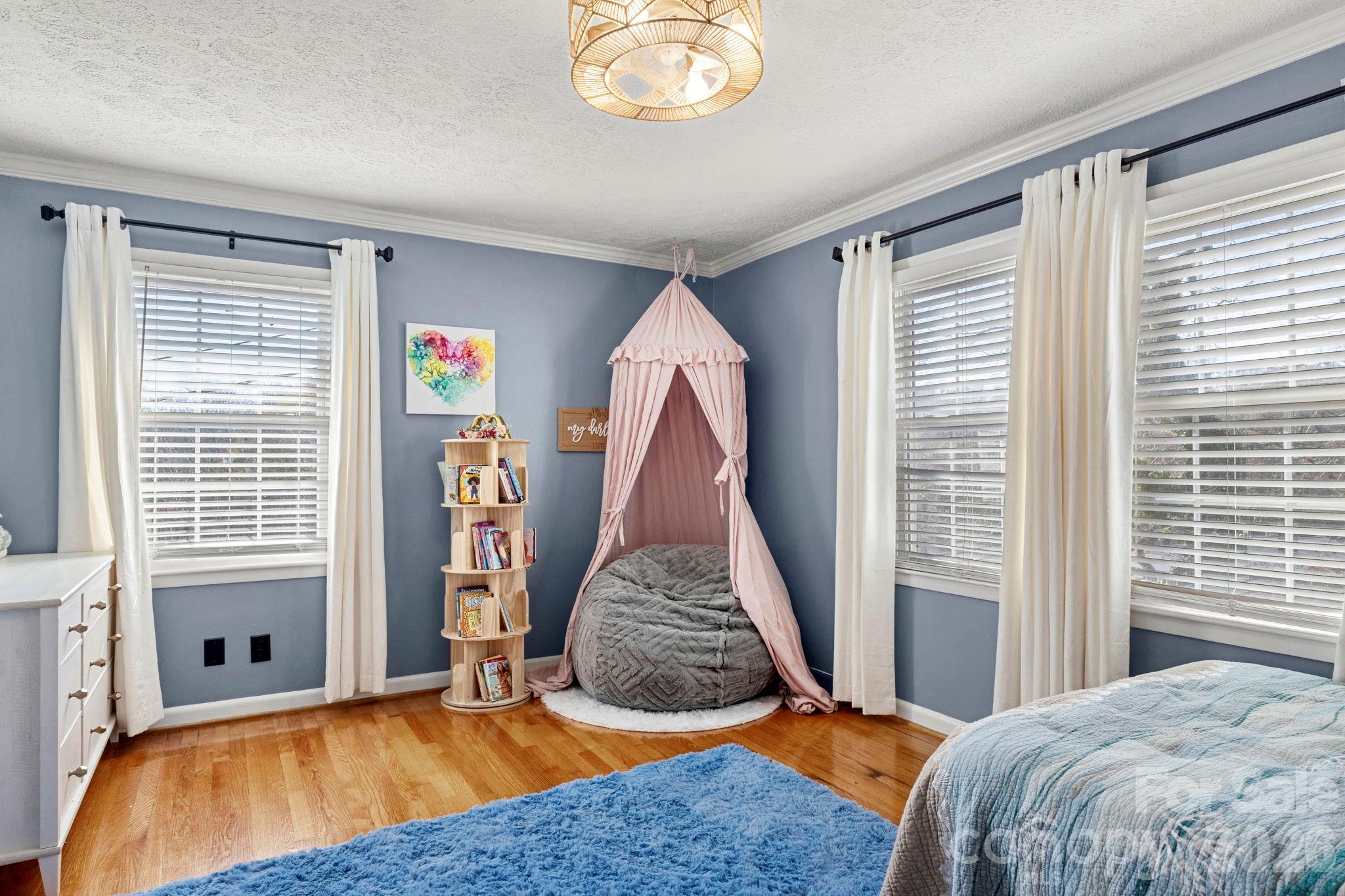 912 Parkwood Road — Shelby