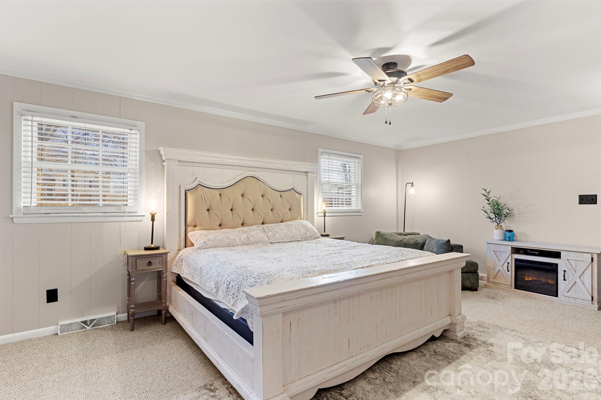 912 Parkwood Road — Shelby