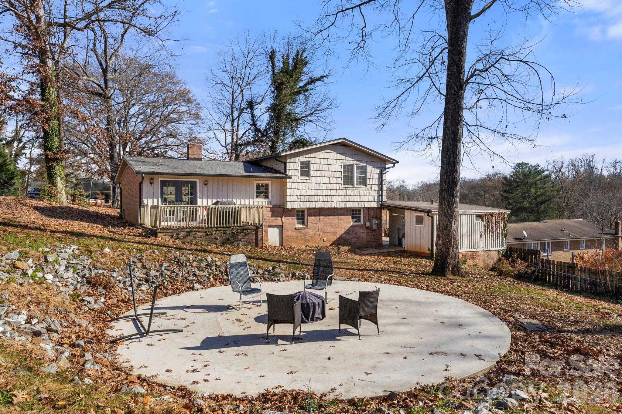 912 Parkwood Road — Shelby