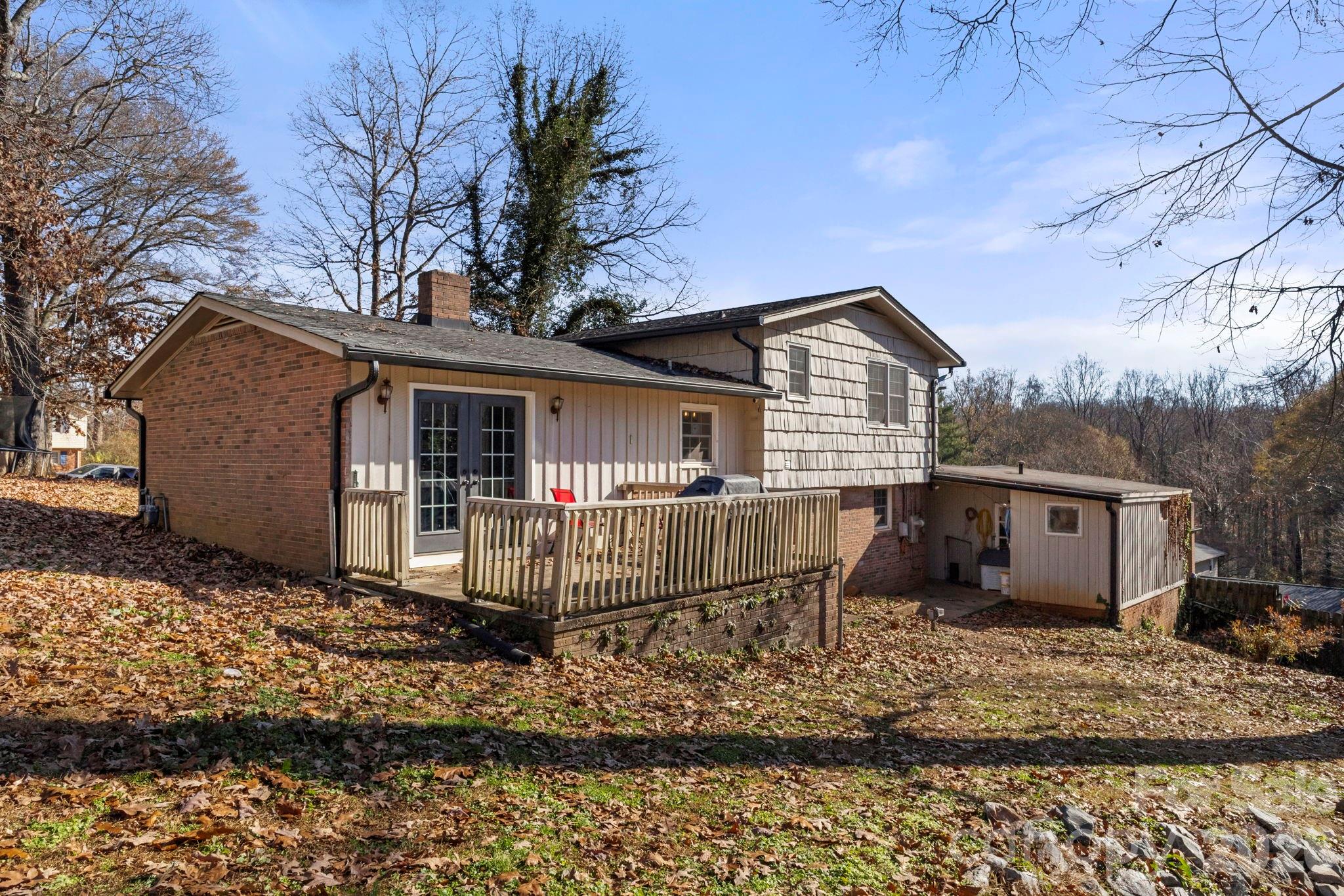 912 Parkwood Road — Shelby