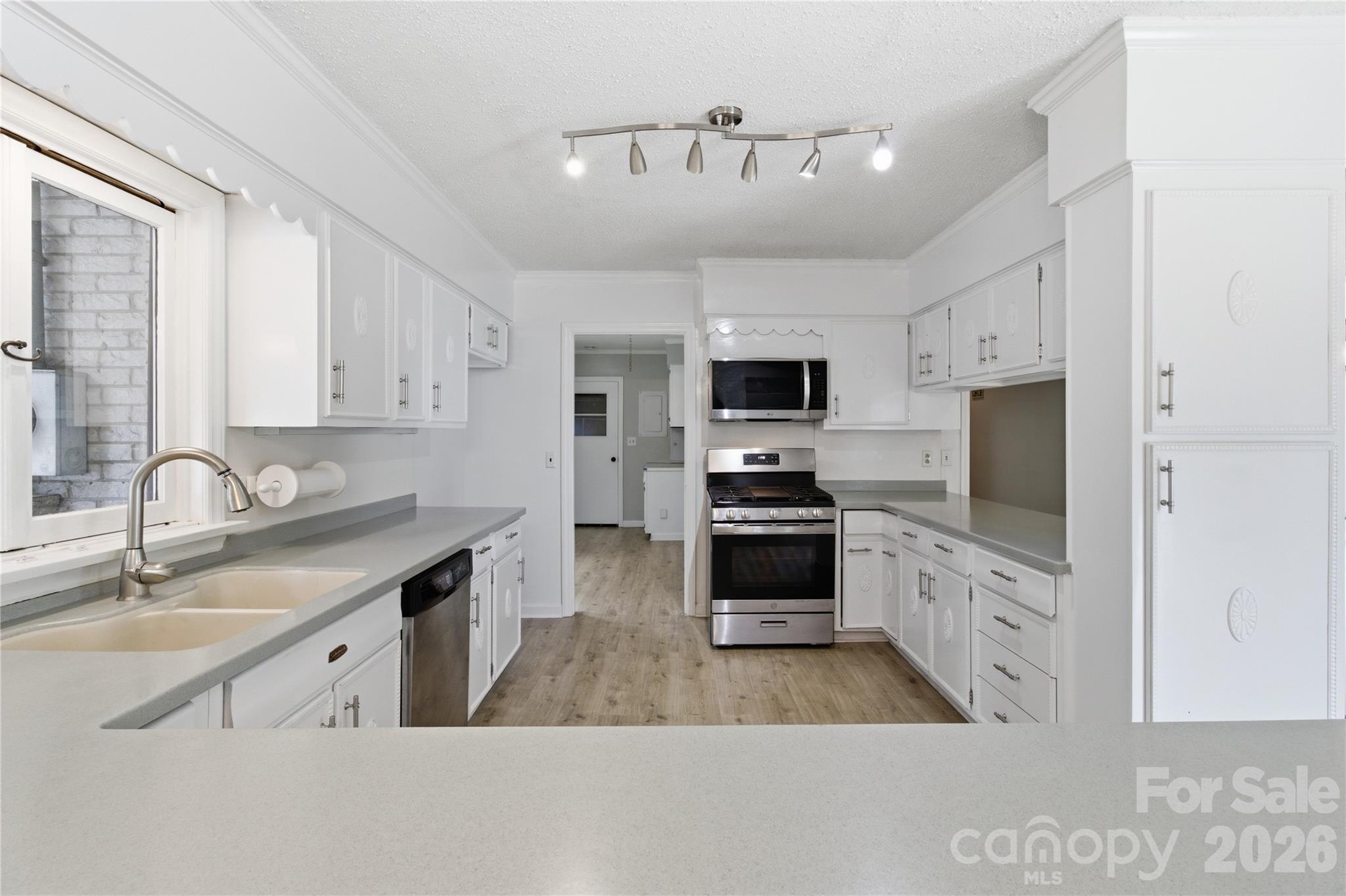 938 Sandswood Drive — Gastonia