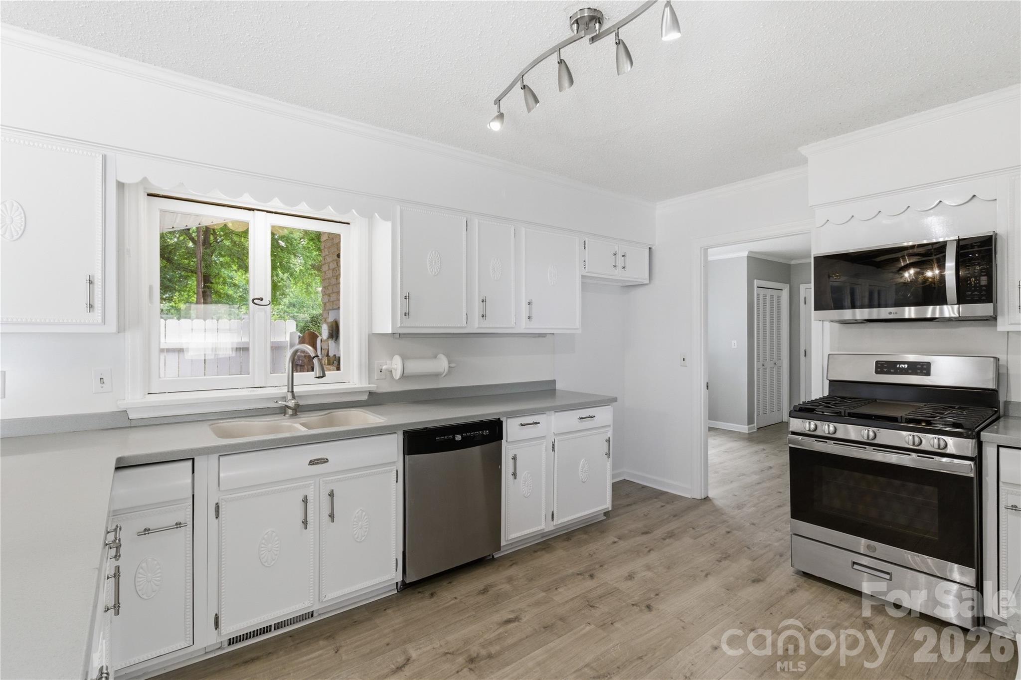 938 Sandswood Drive — Gastonia