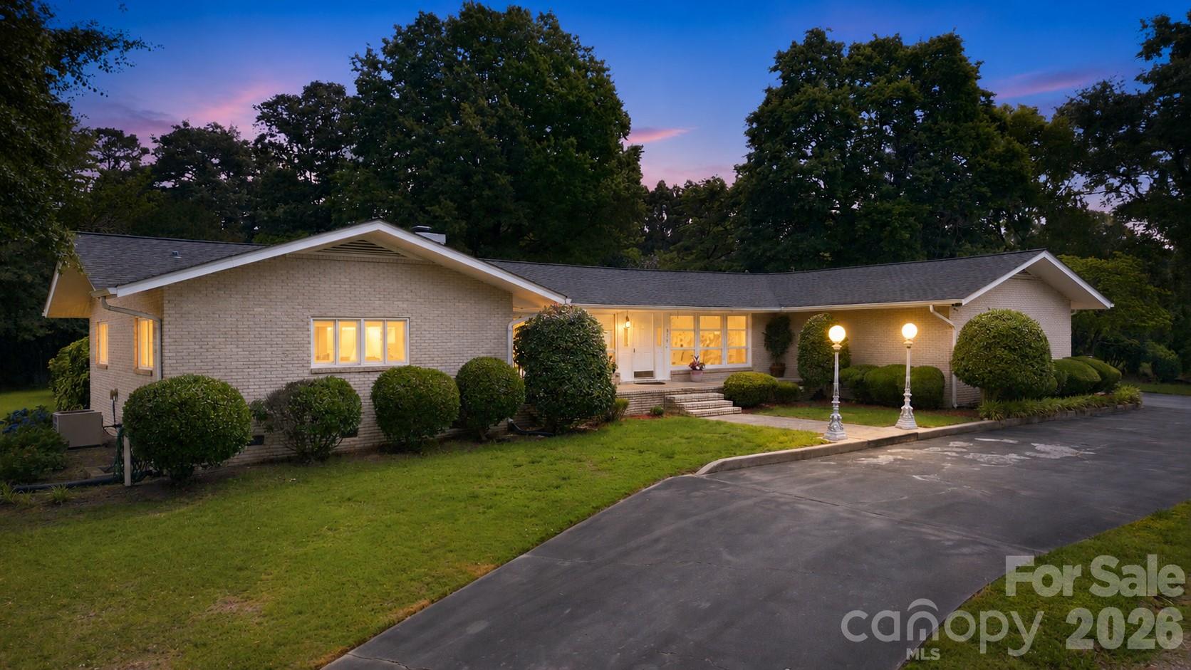 938 Sandswood Drive — Gastonia