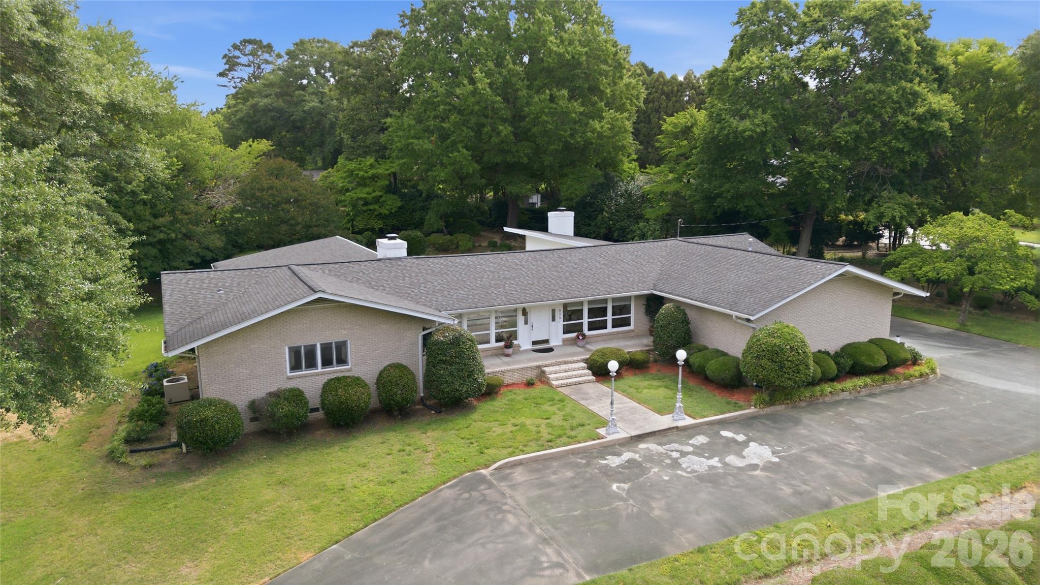 938 Sandswood Drive — Gastonia