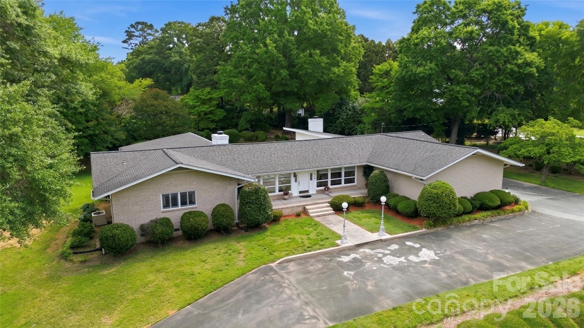 938 Sandswood Drive — Gastonia
