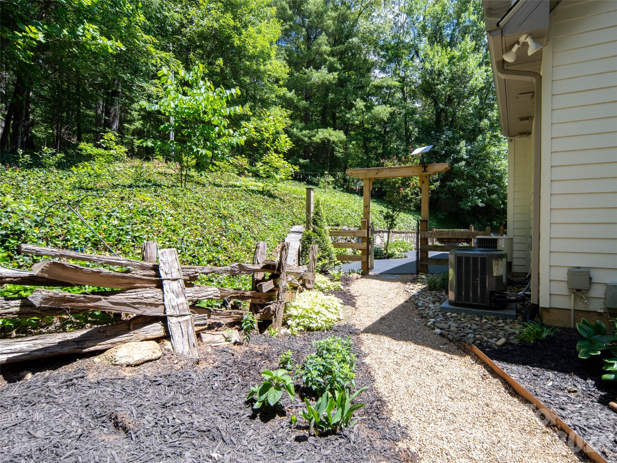 103 Woodburn Drive — Swannanoa