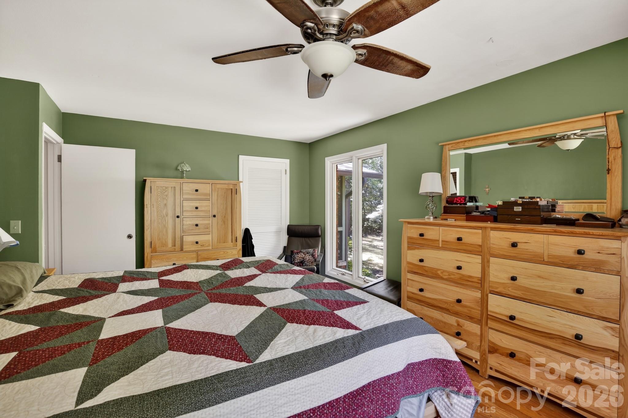 186 Catherine Drive — Columbus