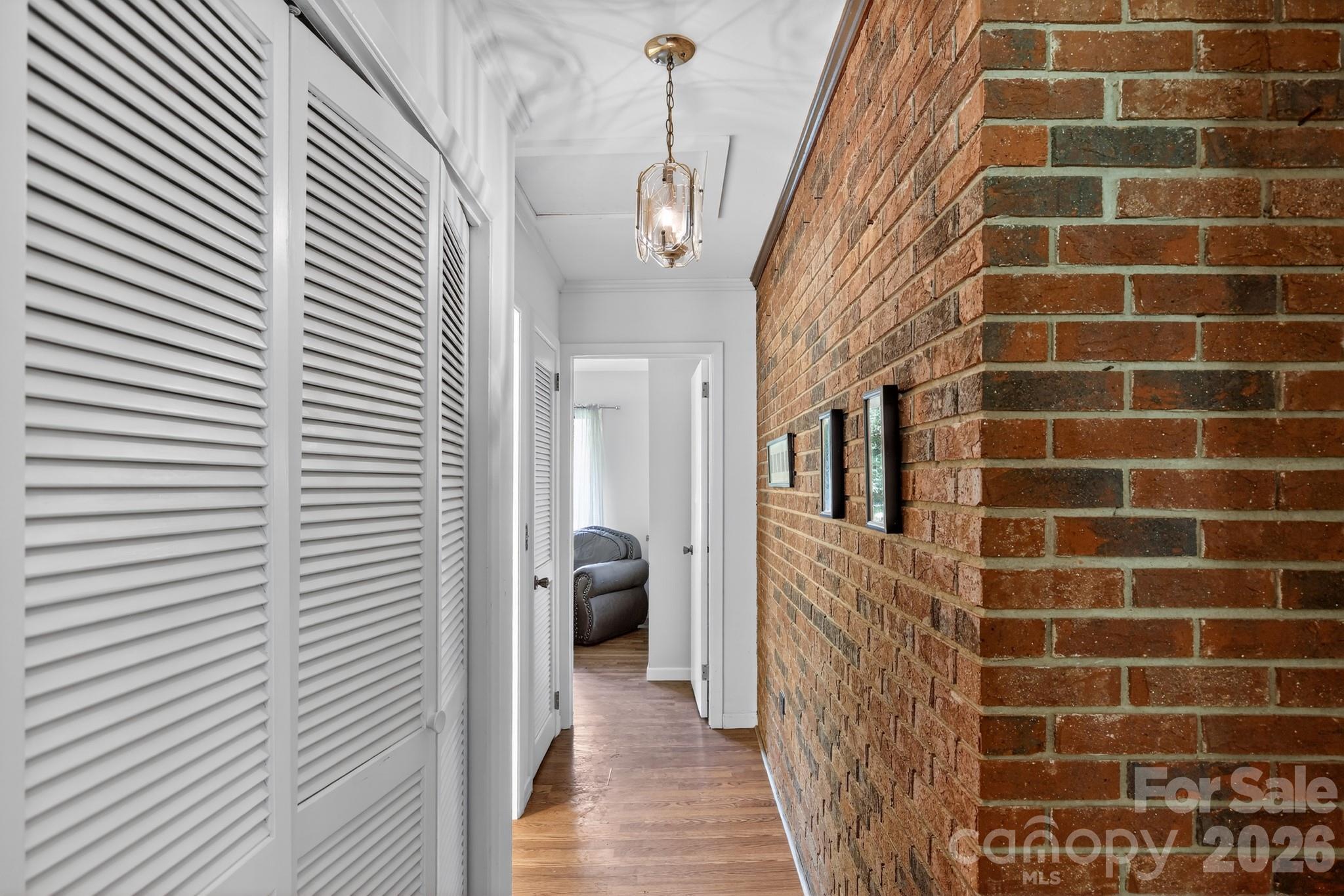 186 Catherine Drive — Columbus
