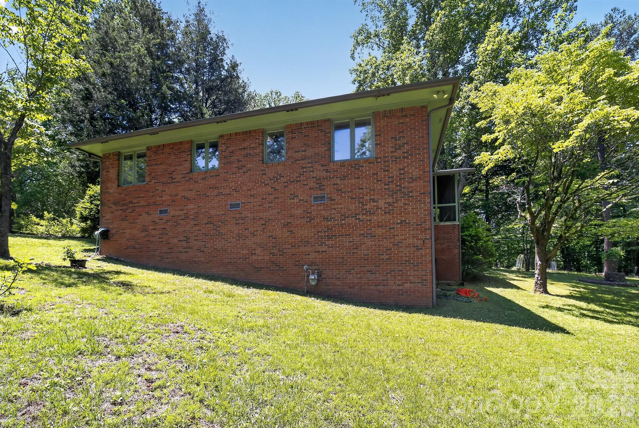 186 Catherine Drive — Columbus