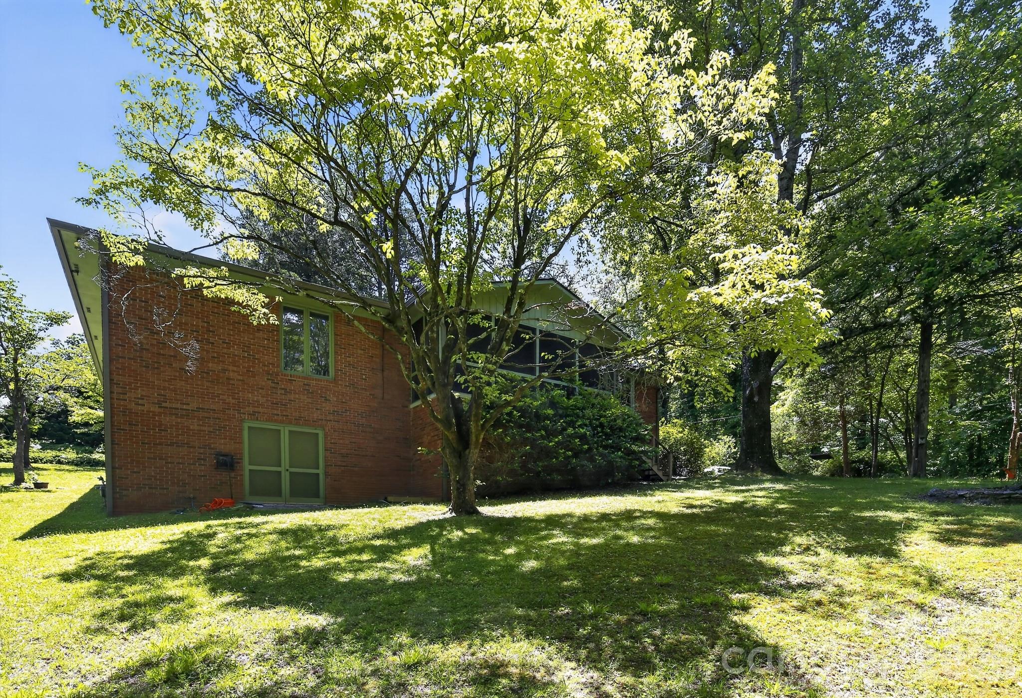 186 Catherine Drive — Columbus