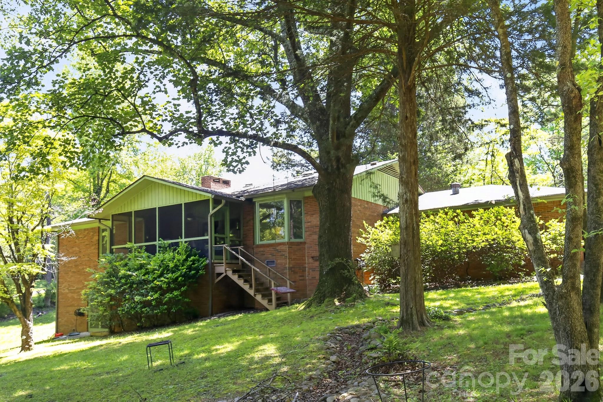 186 Catherine Drive — Columbus