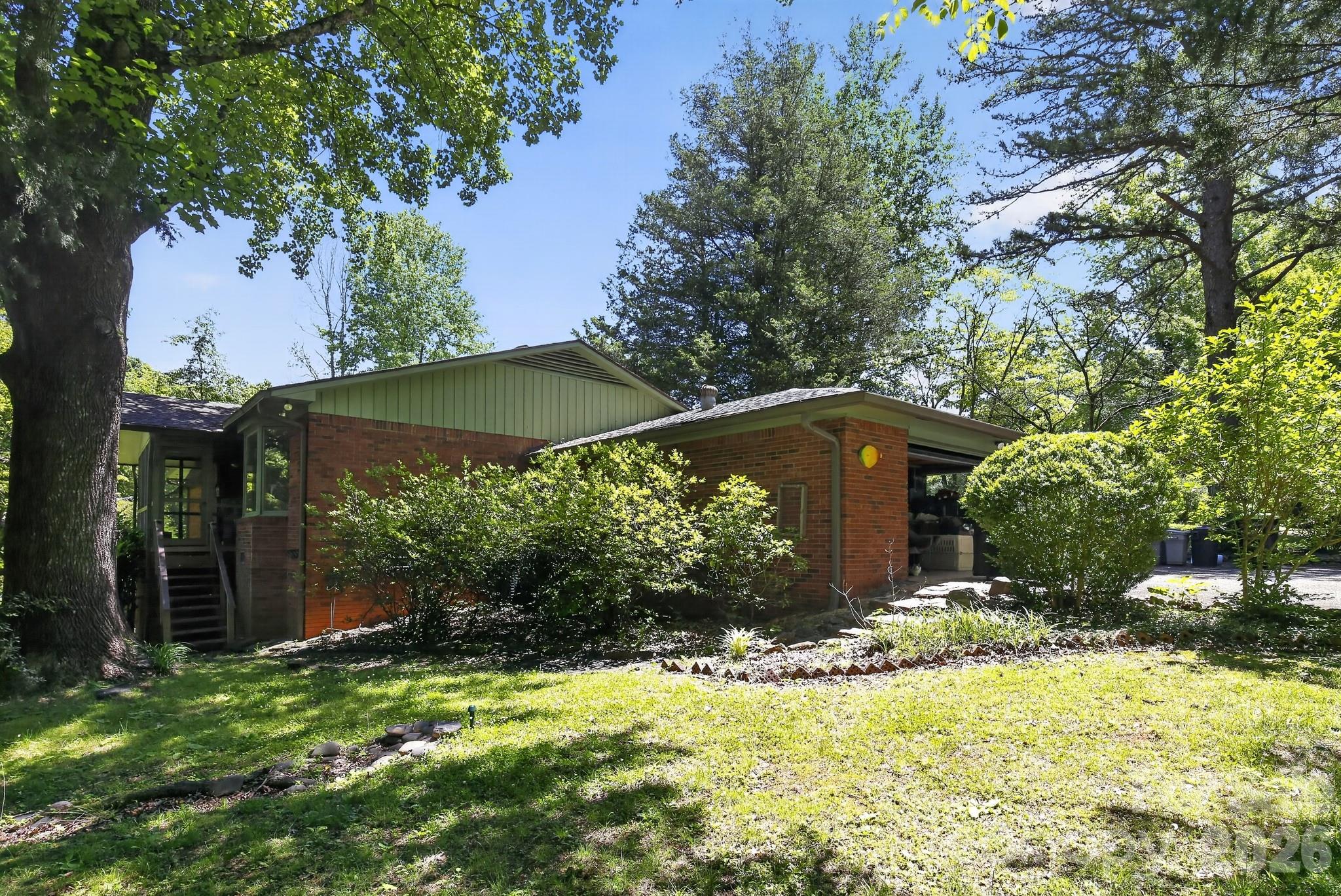 186 Catherine Drive — Columbus