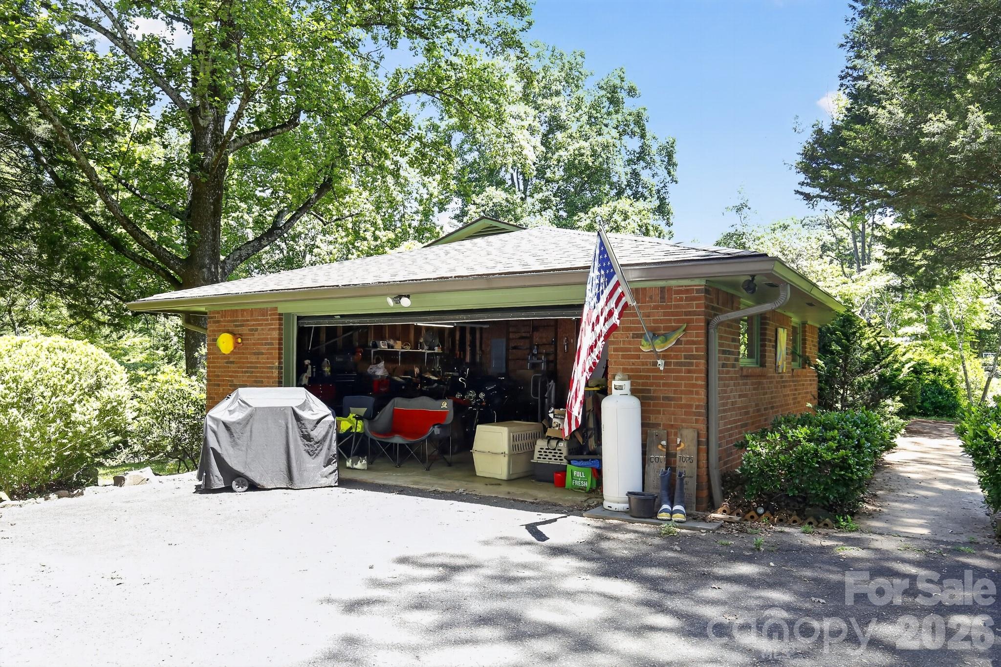 186 Catherine Drive — Columbus