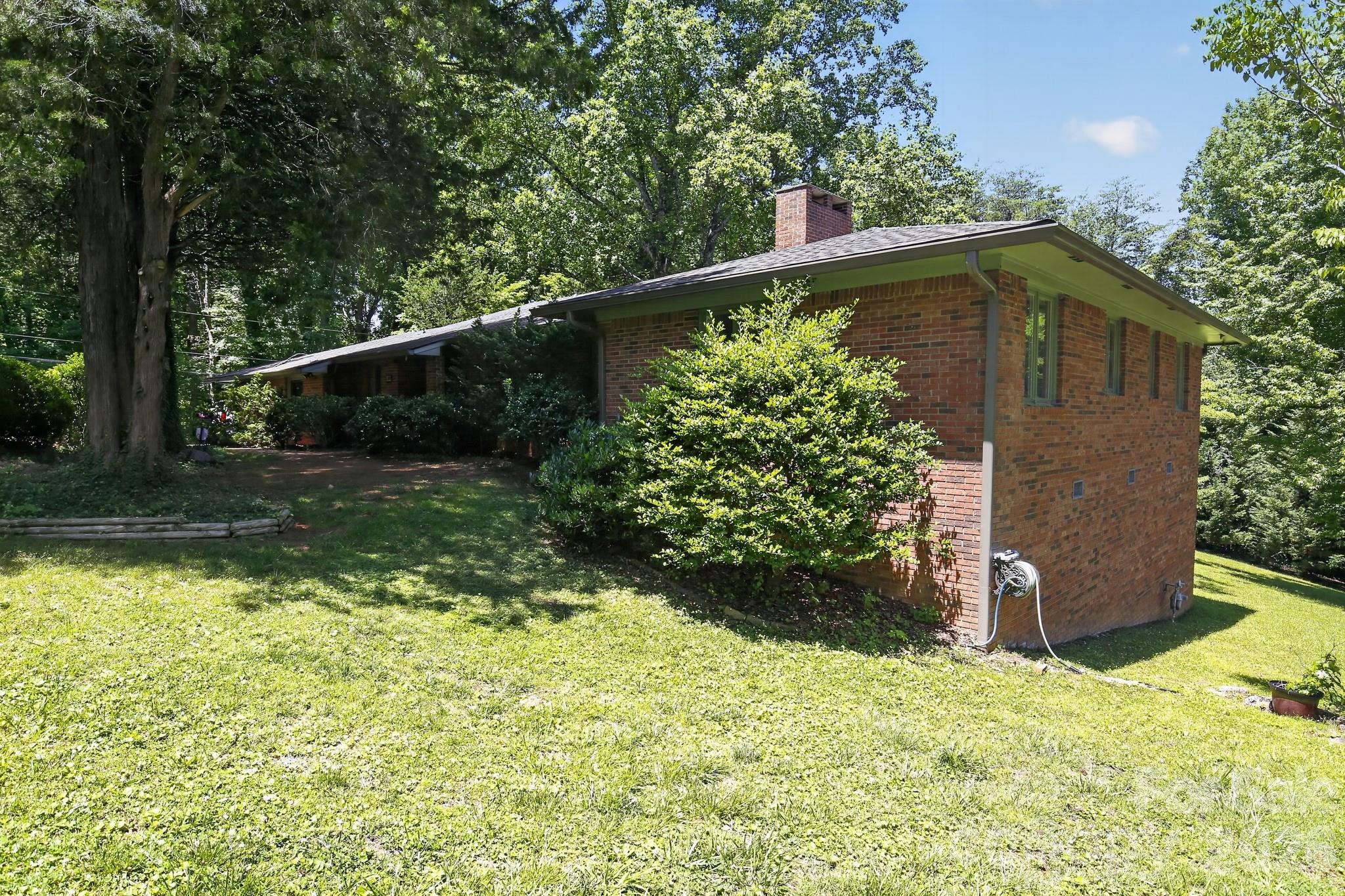 186 Catherine Drive — Columbus
