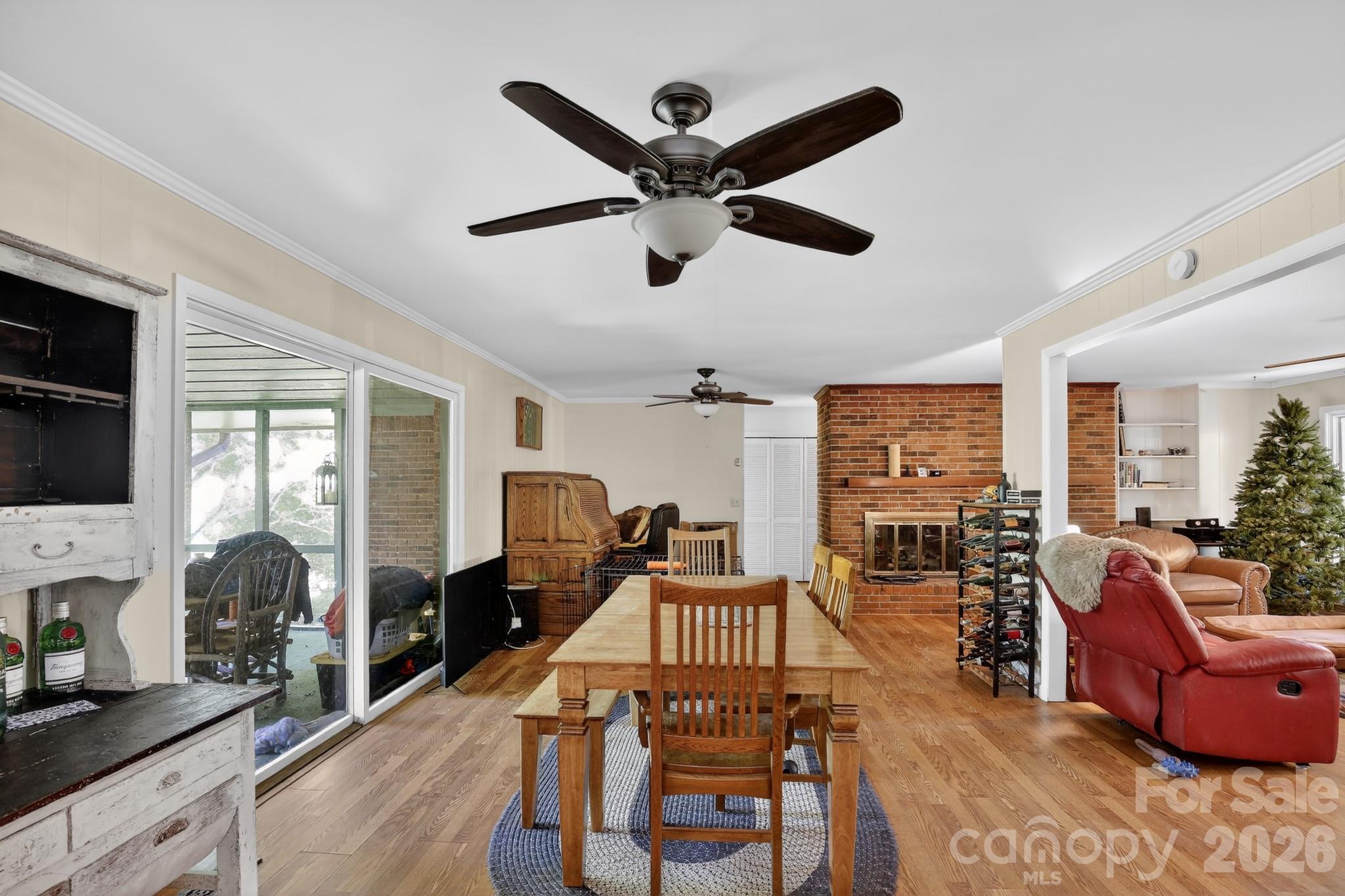 186 Catherine Drive — Columbus