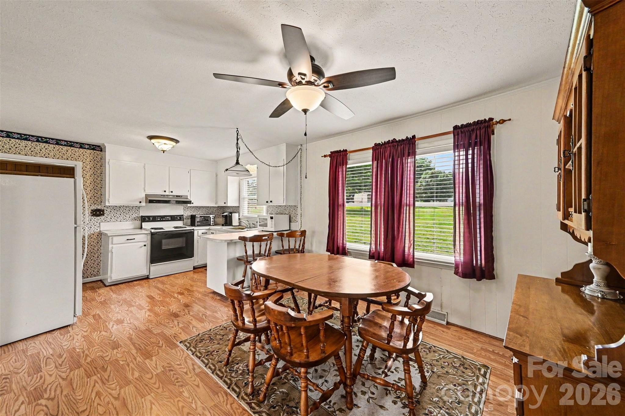 5111 Hawthorne Lane — Shelby
