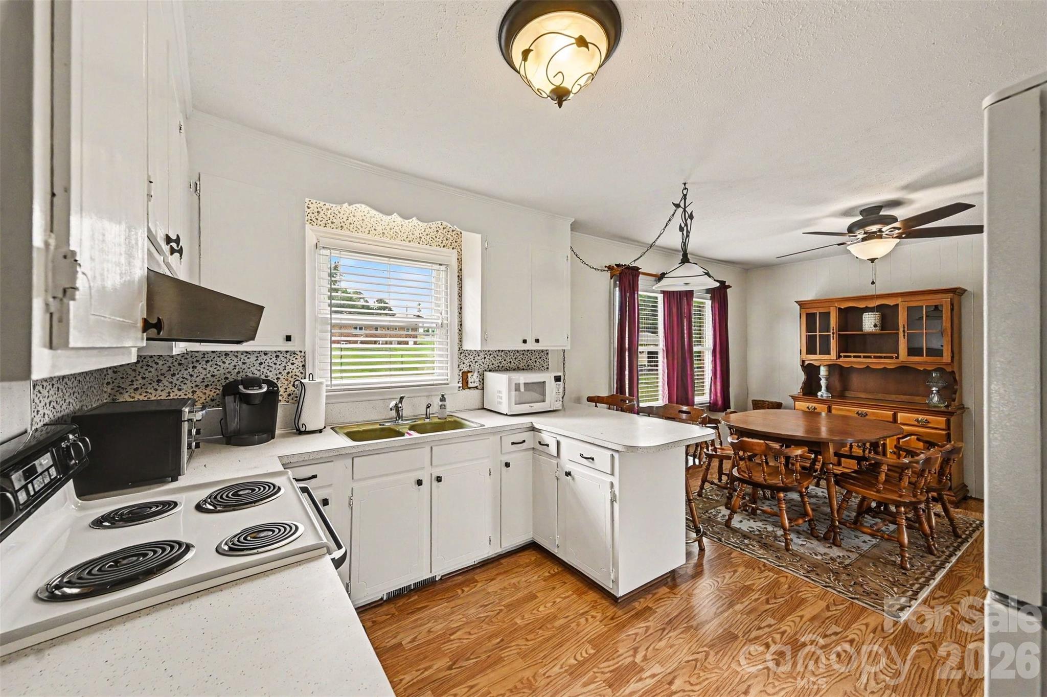5111 Hawthorne Lane — Shelby