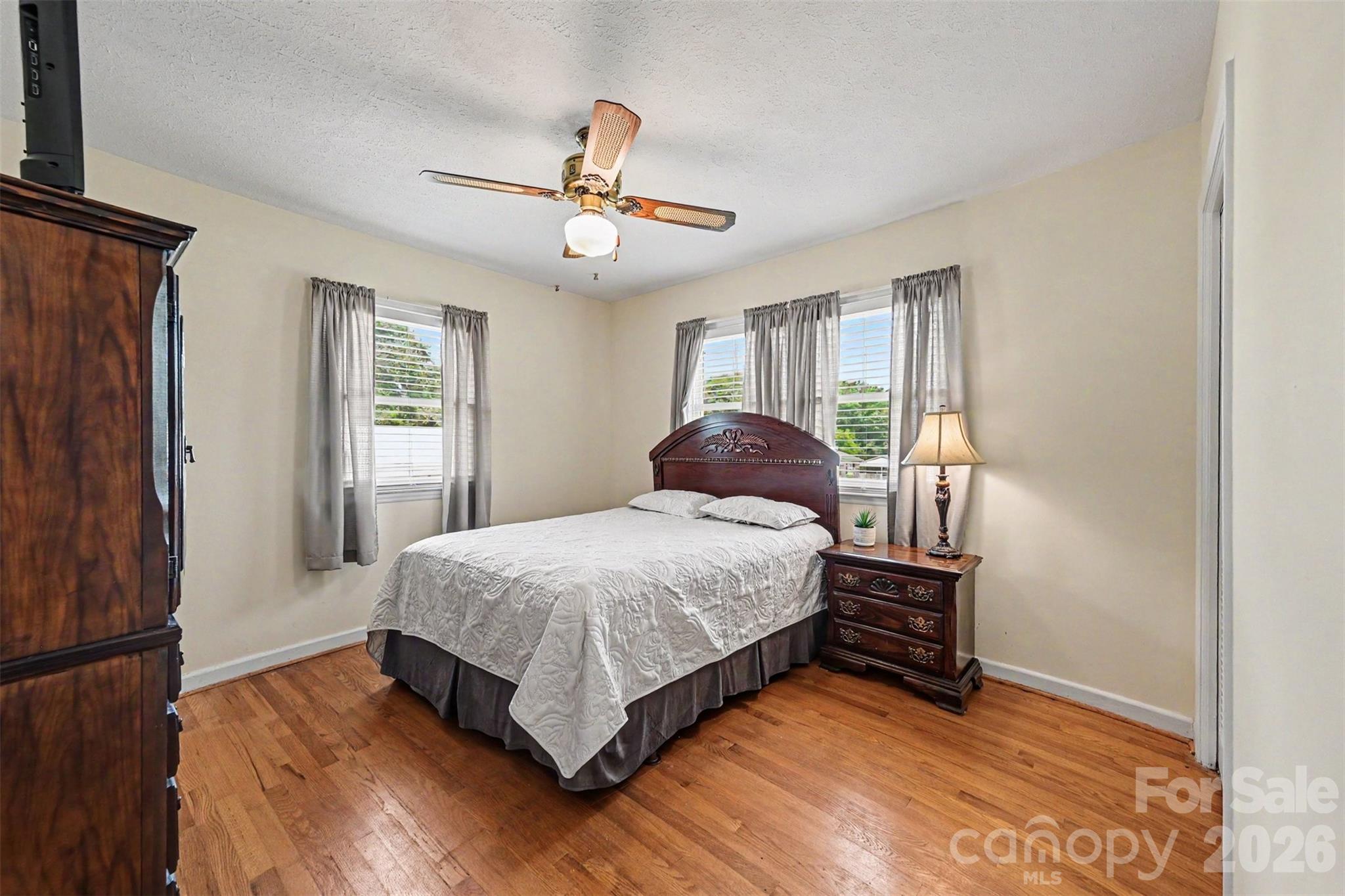 5111 Hawthorne Lane — Shelby