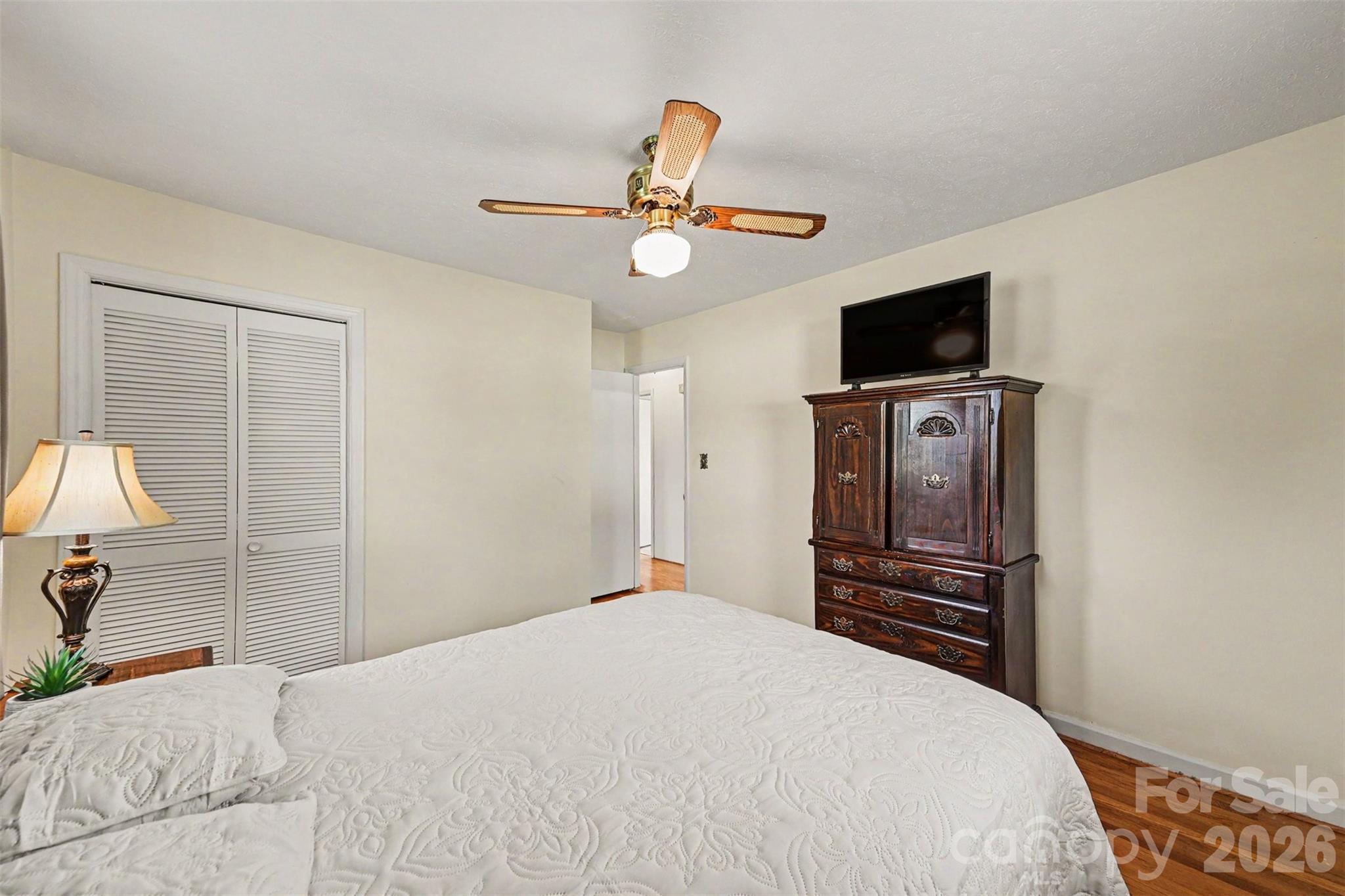 5111 Hawthorne Lane — Shelby