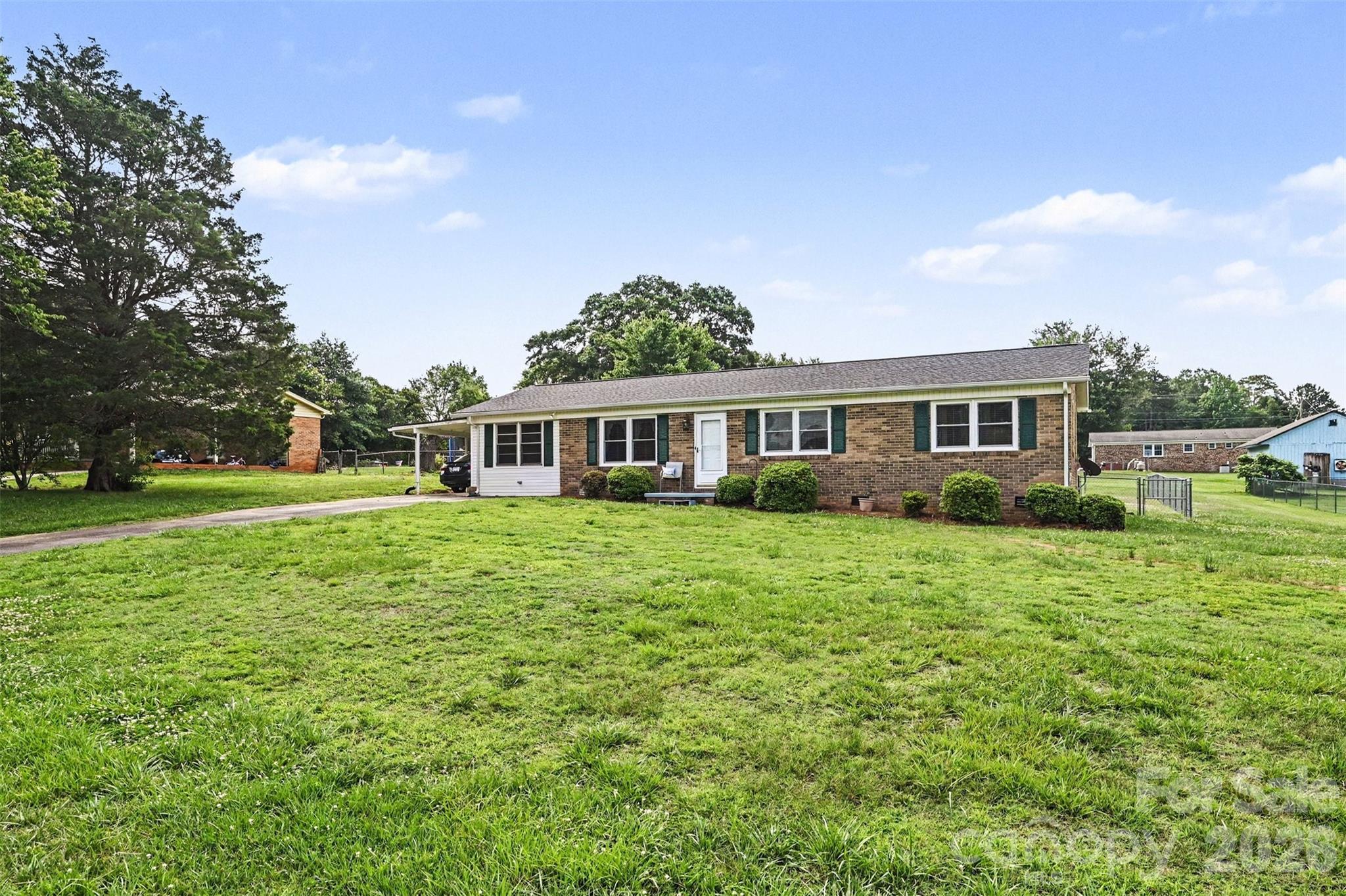 5111 Hawthorne Lane — Shelby