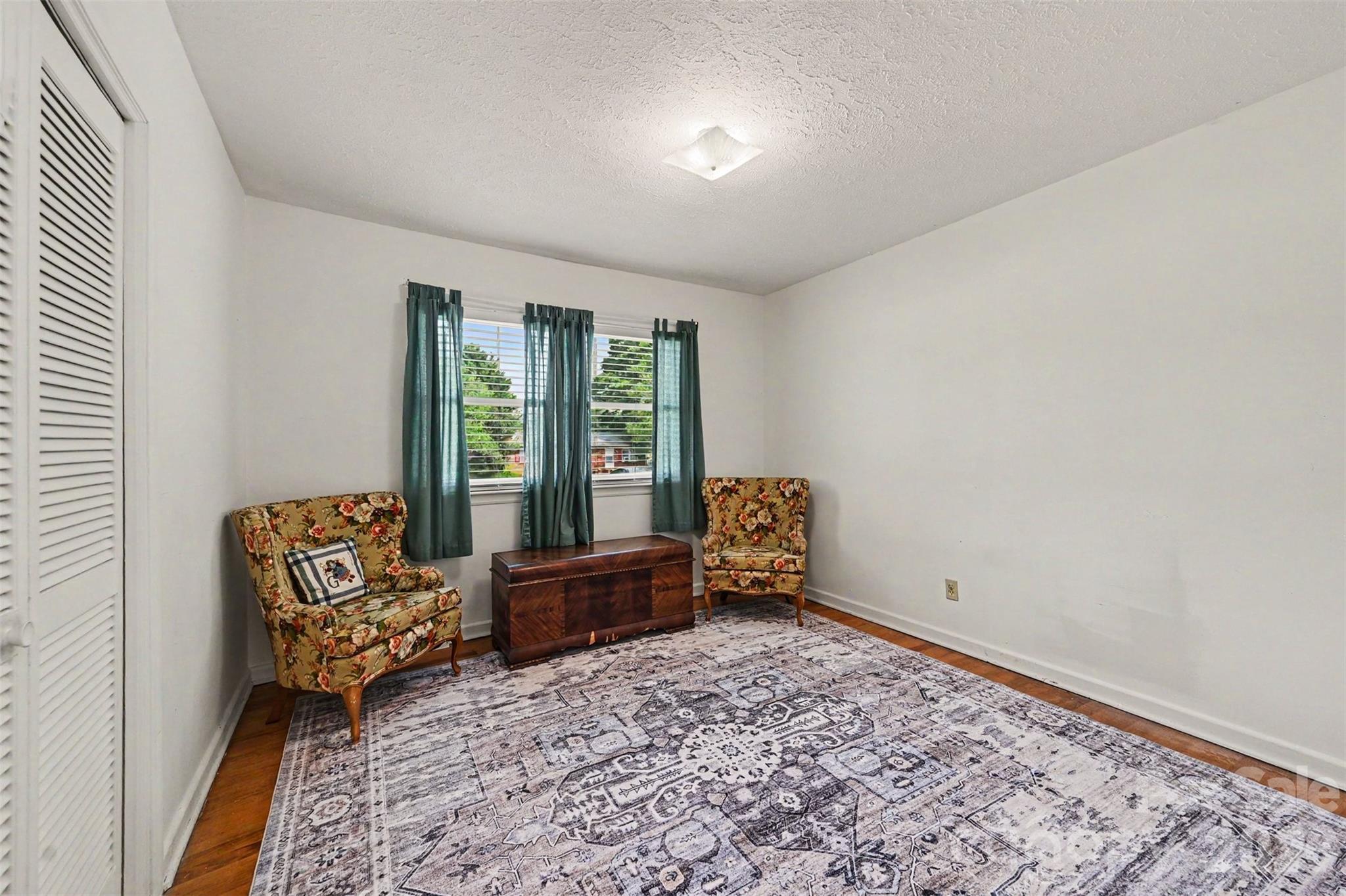 5111 Hawthorne Lane — Shelby