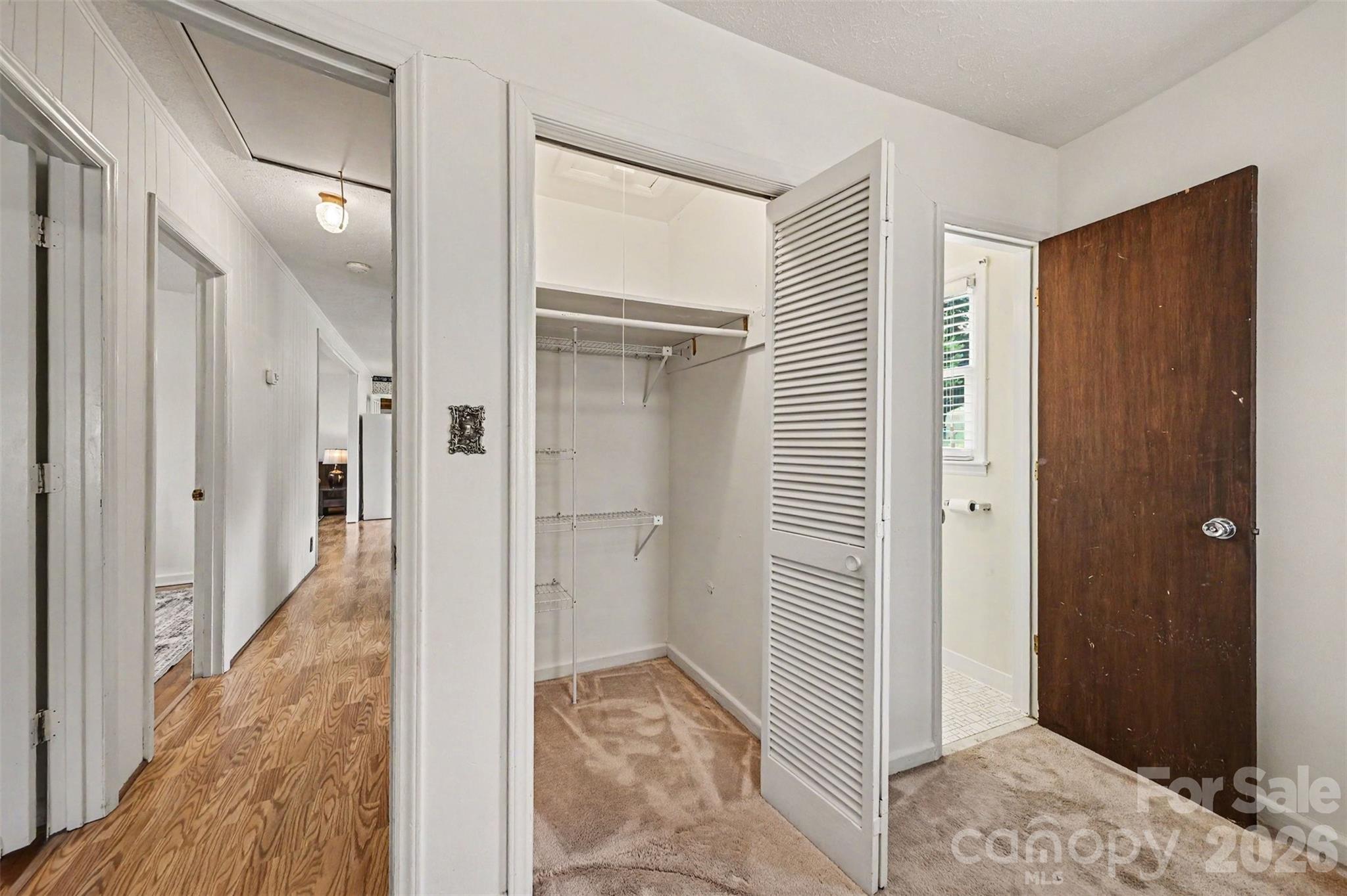 5111 Hawthorne Lane — Shelby