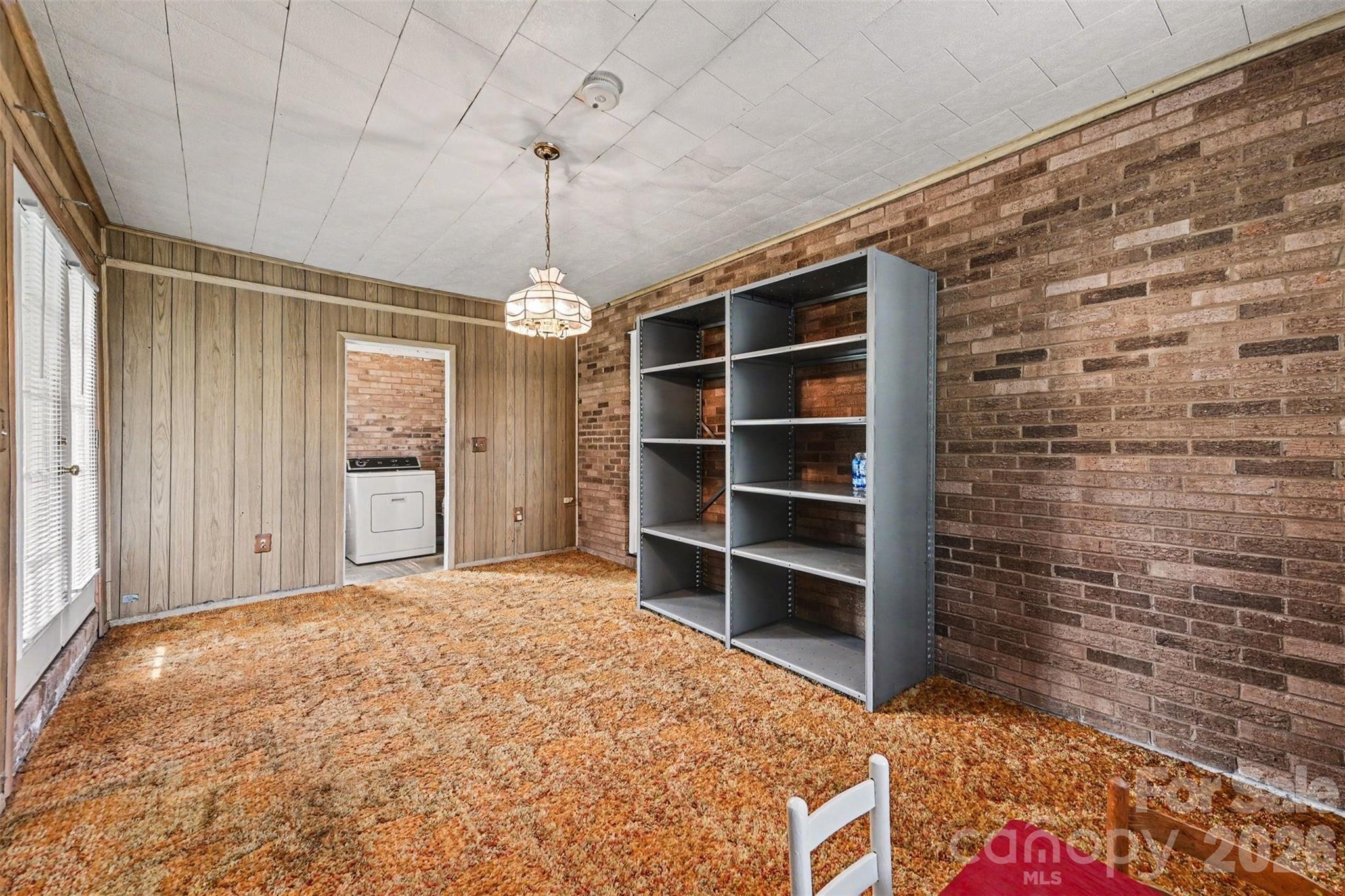 5111 Hawthorne Lane — Shelby
