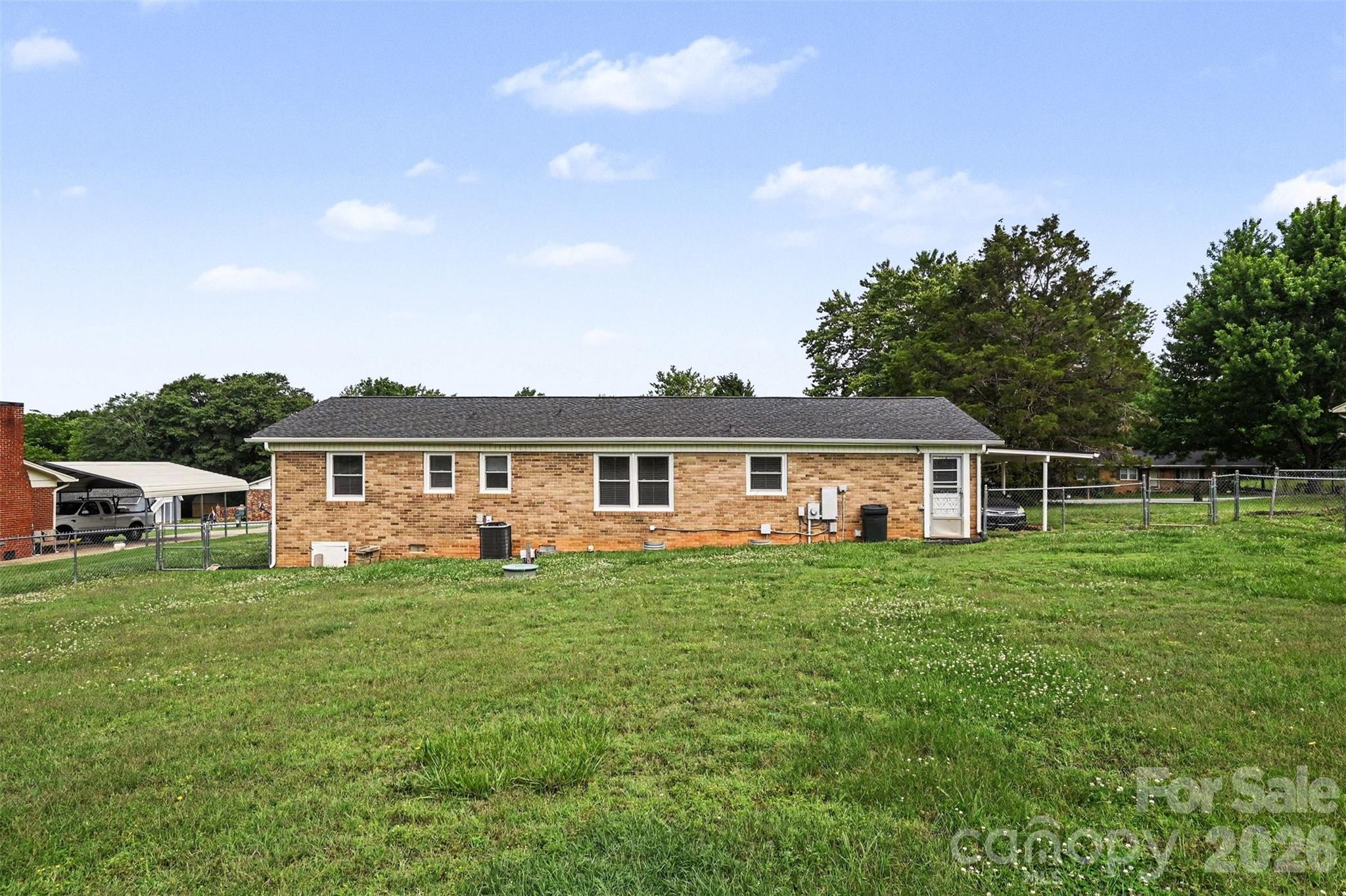 5111 Hawthorne Lane — Shelby