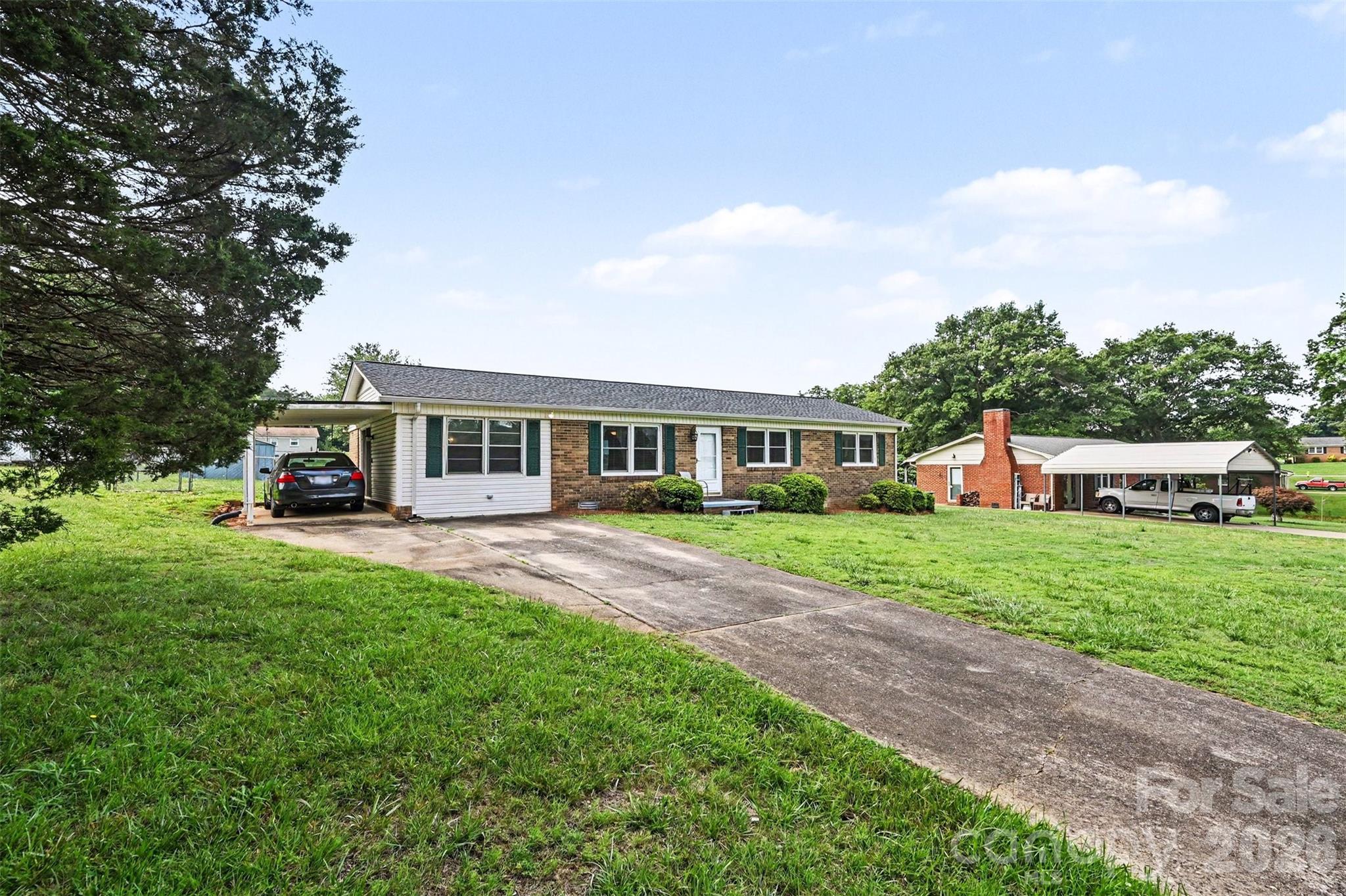 5111 Hawthorne Lane — Shelby