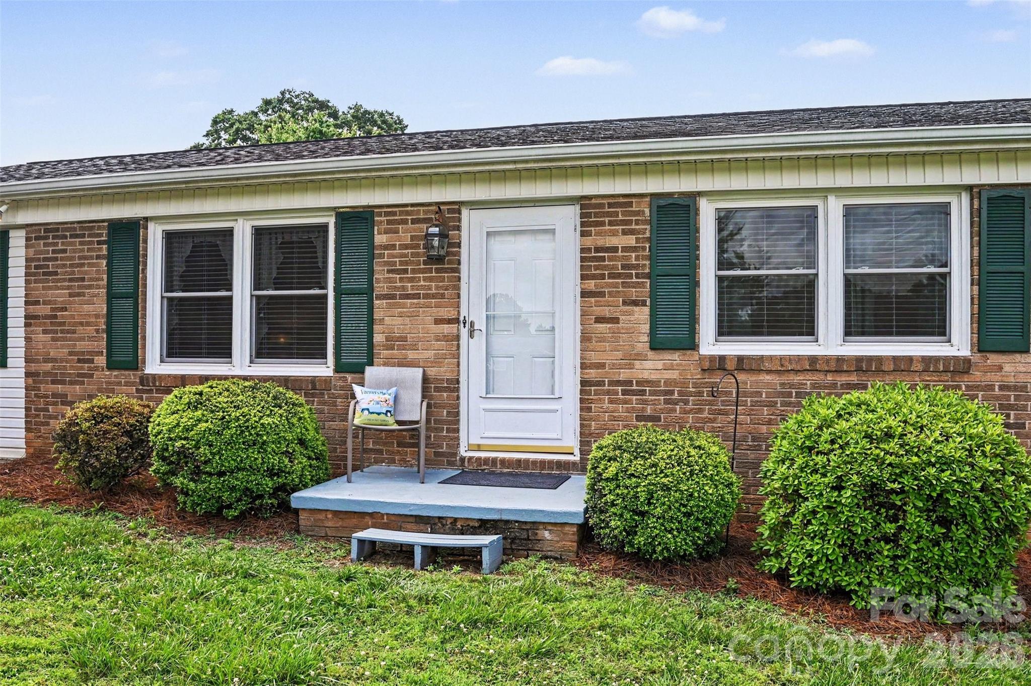 5111 Hawthorne Lane — Shelby