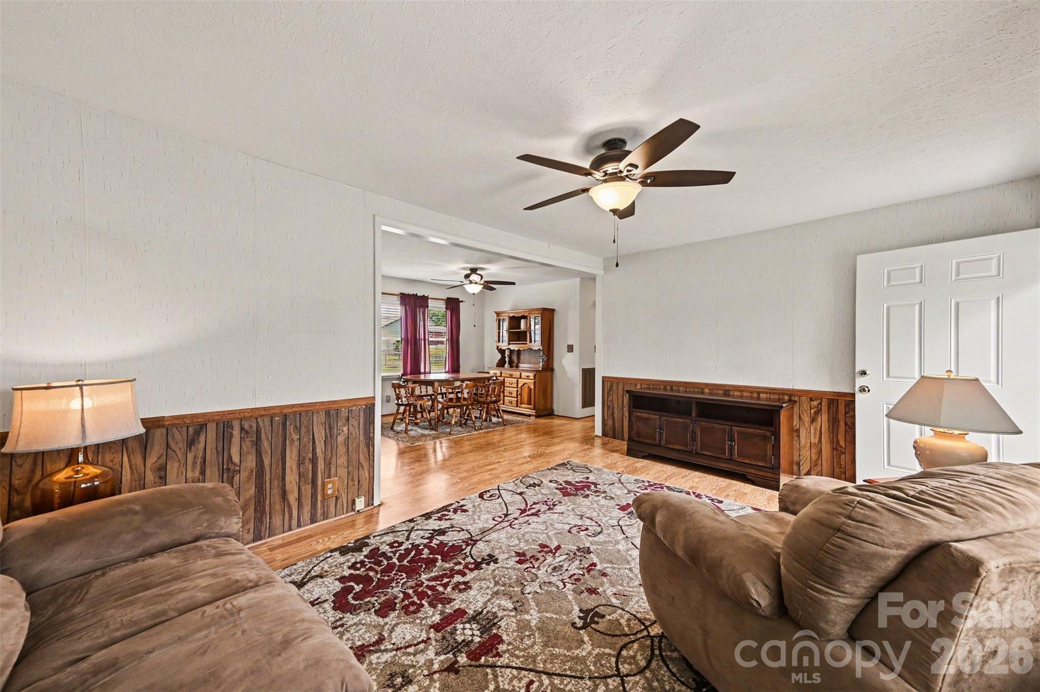 5111 Hawthorne Lane — Shelby