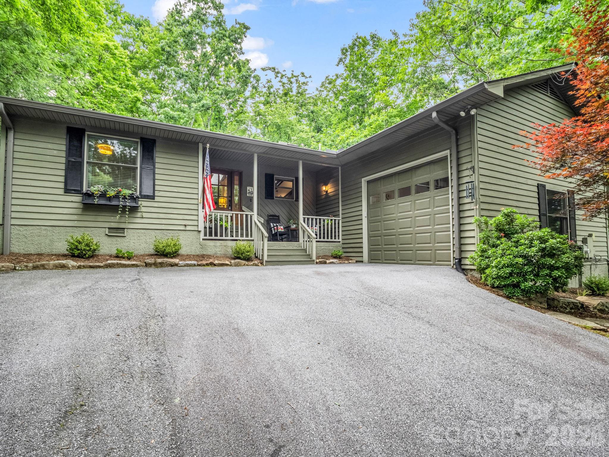 558 Middle Connestee Trail — Brevard