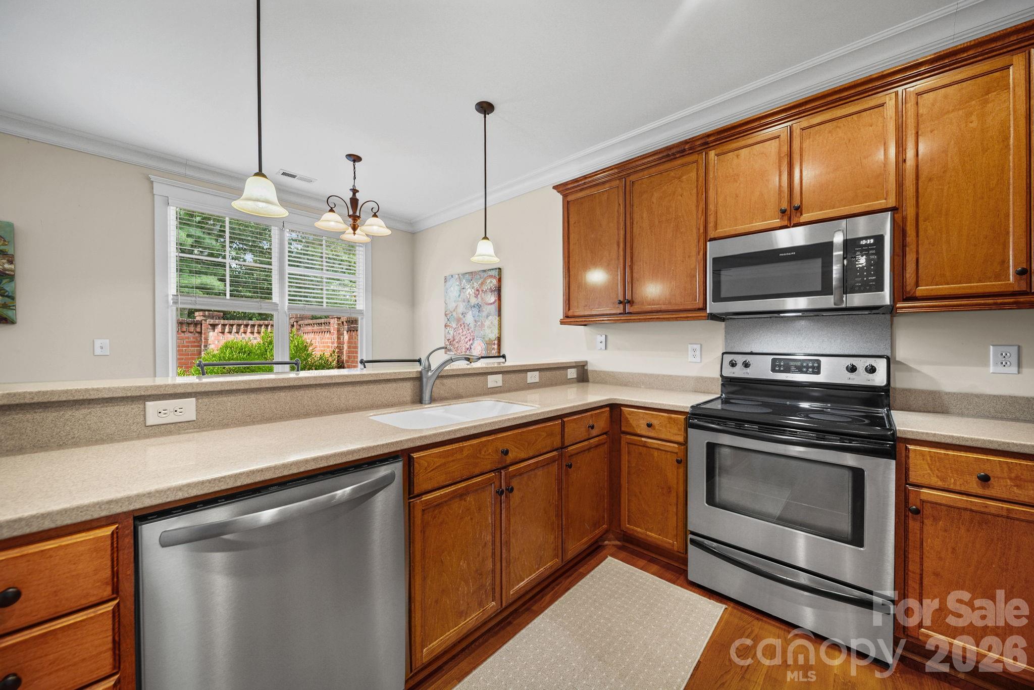 718 Kingsley Way — Belmont