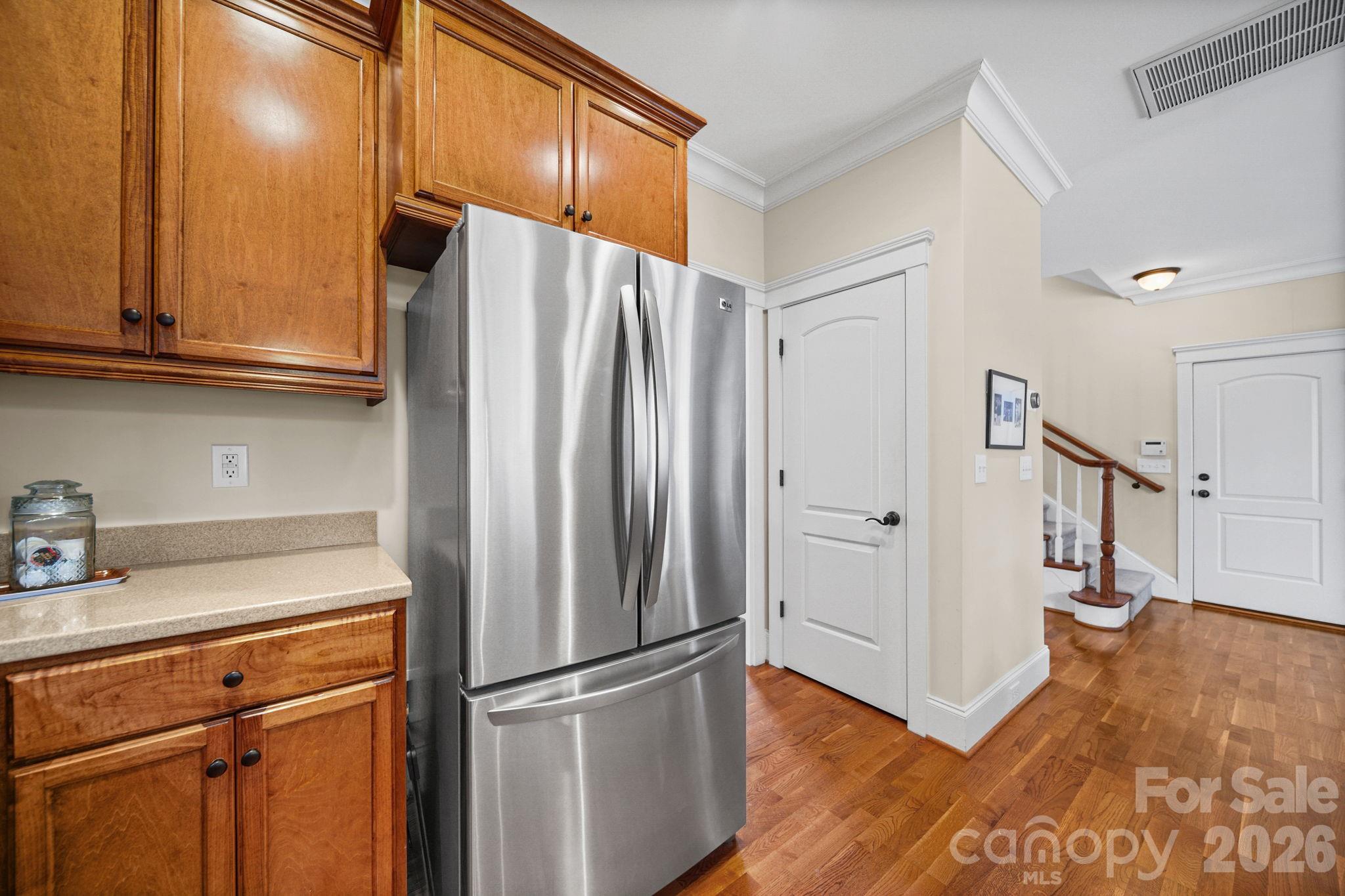 718 Kingsley Way — Belmont