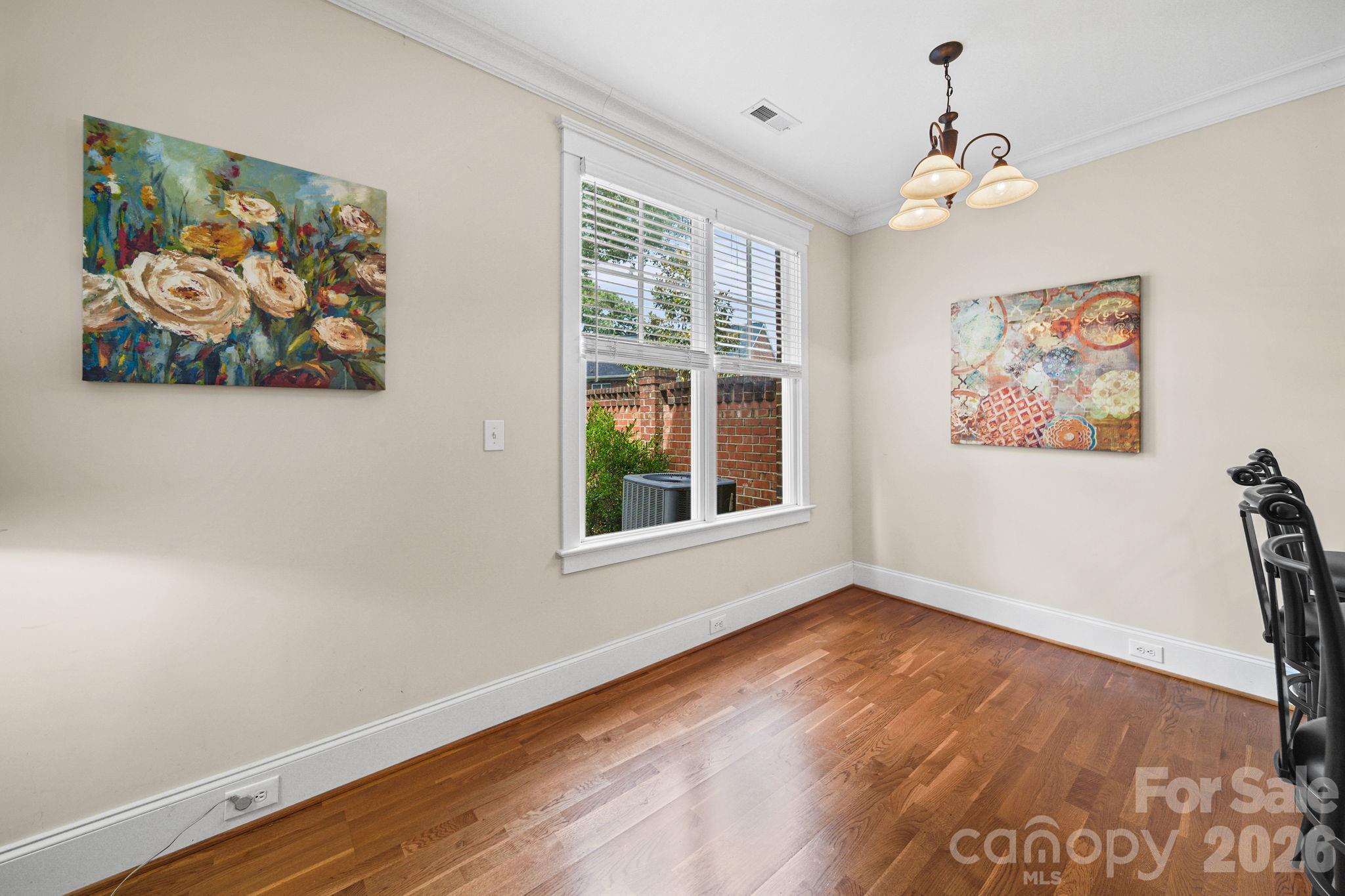 718 Kingsley Way — Belmont