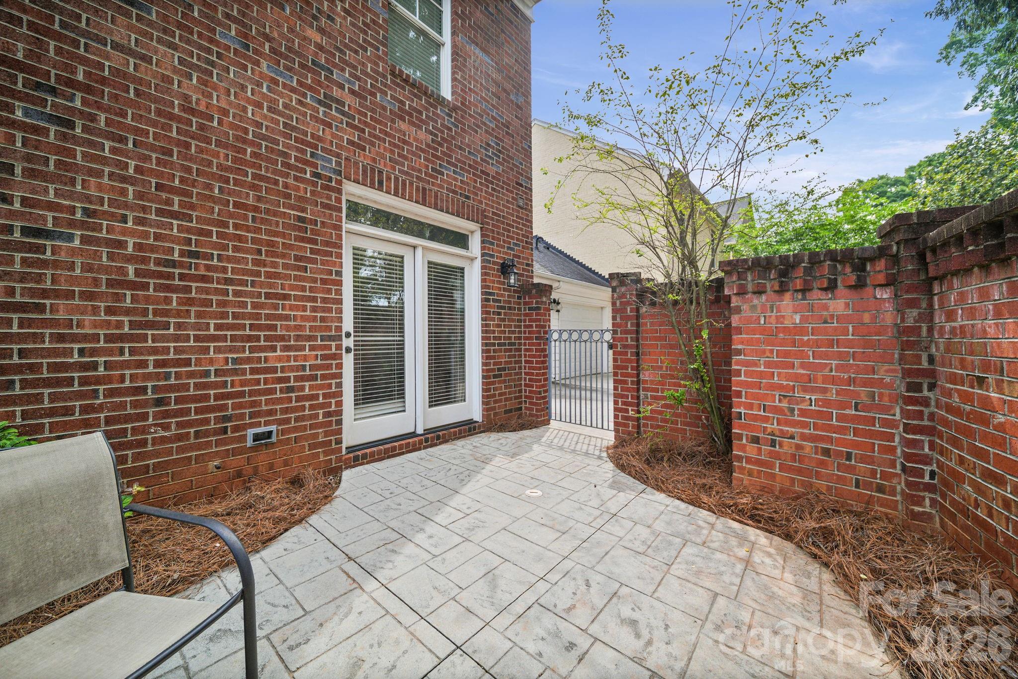 718 Kingsley Way — Belmont