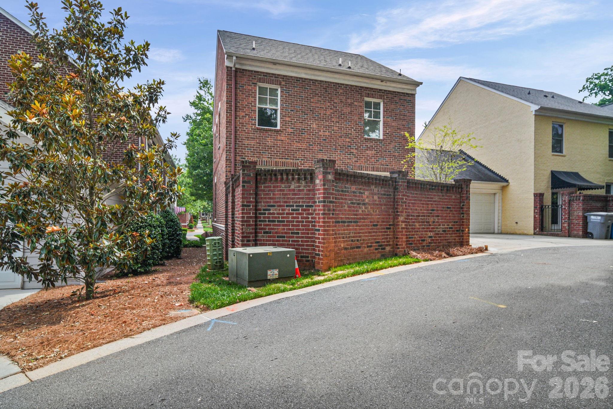 718 Kingsley Way — Belmont