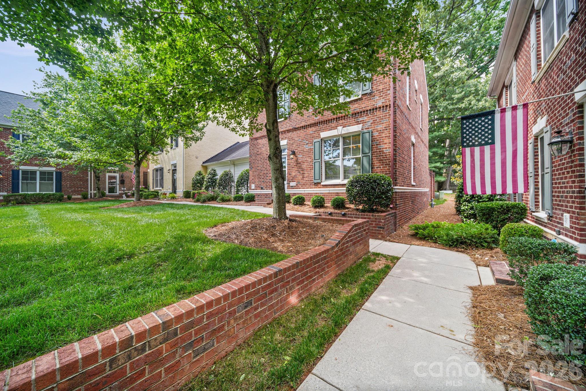 718 Kingsley Way — Belmont